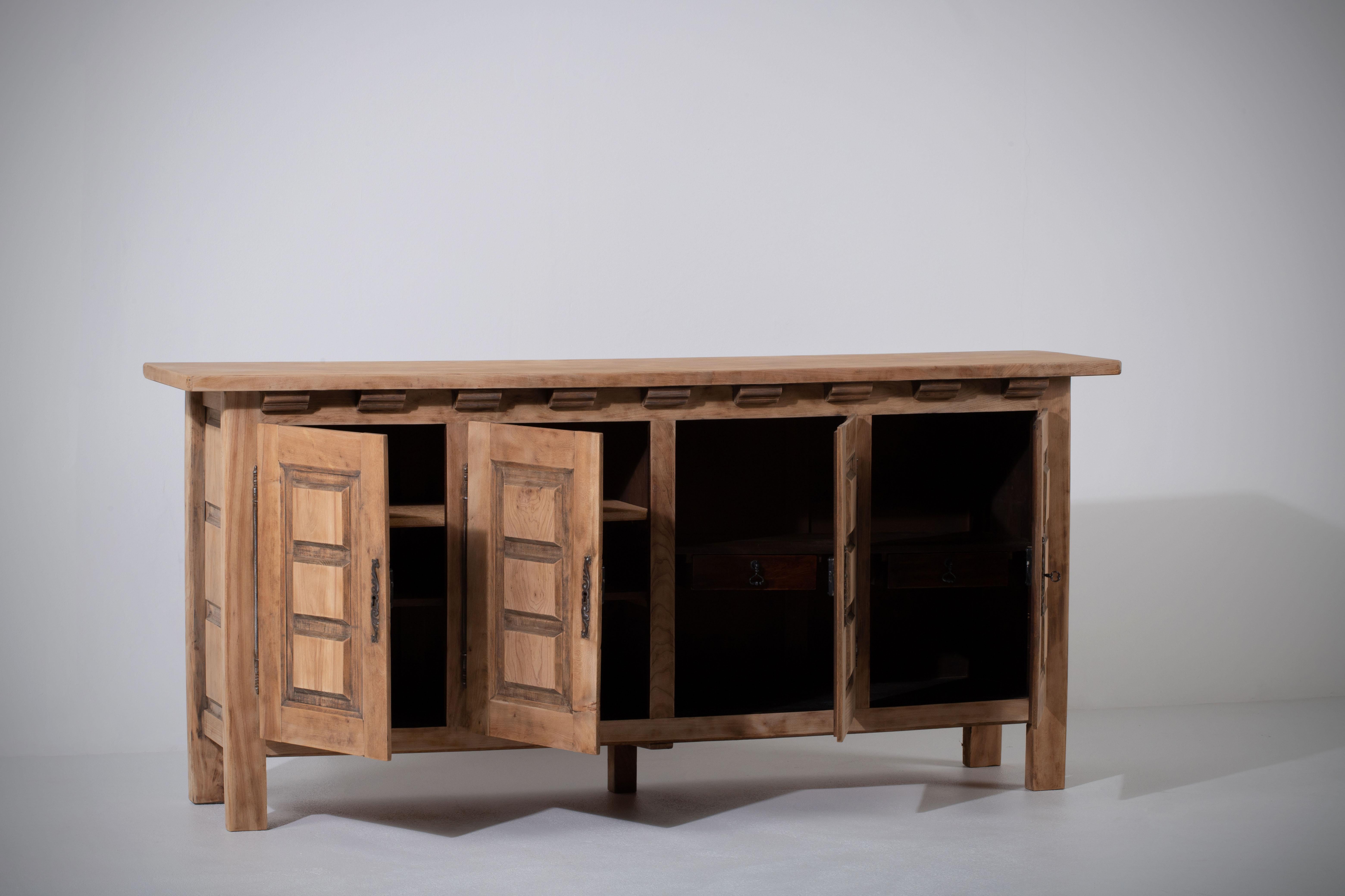 French 1960s Elm Sideboard For Sale 5