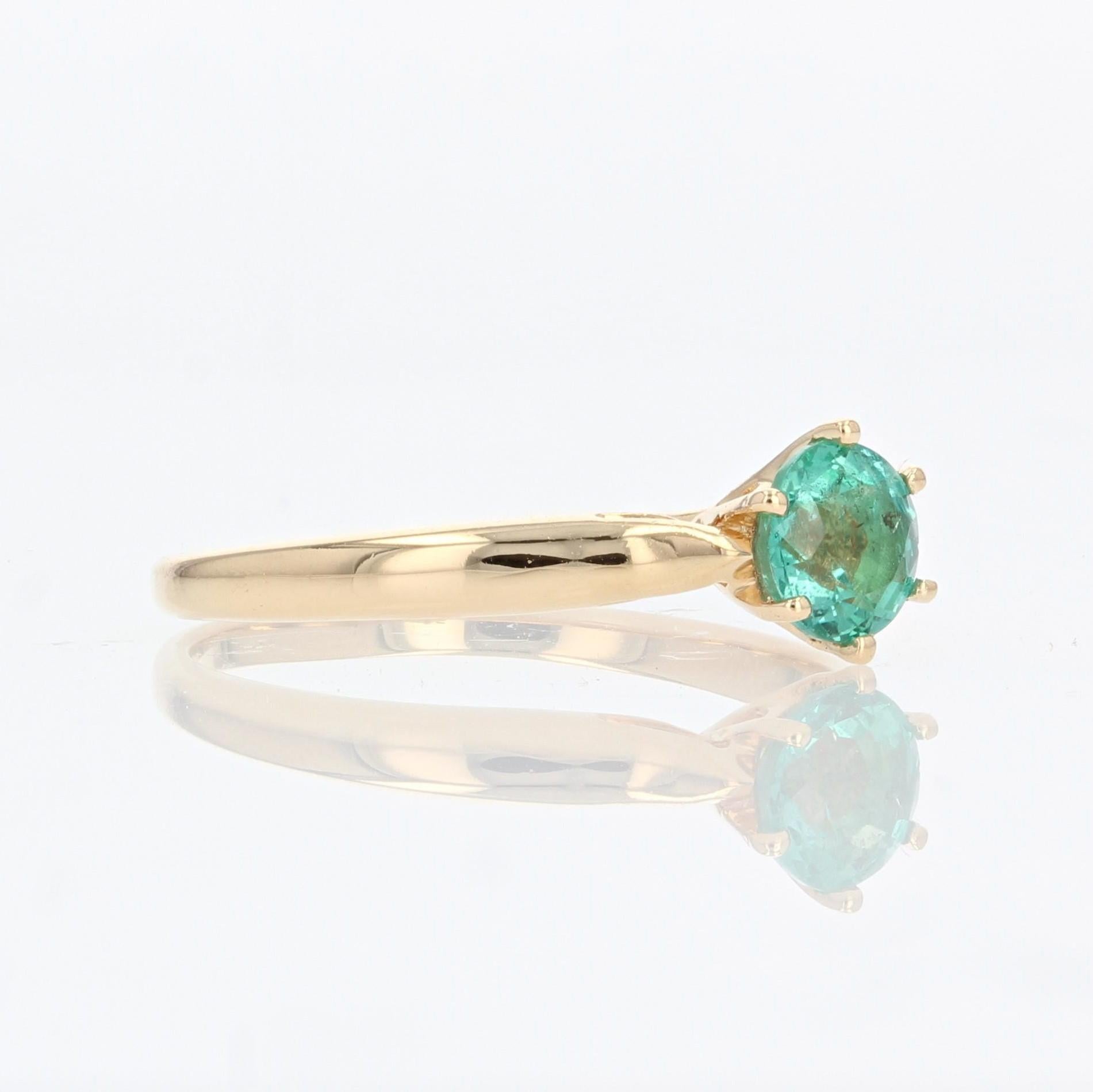 French 1960s Emerald 18 Karat Yellow Gold Solitaire Ring 4
