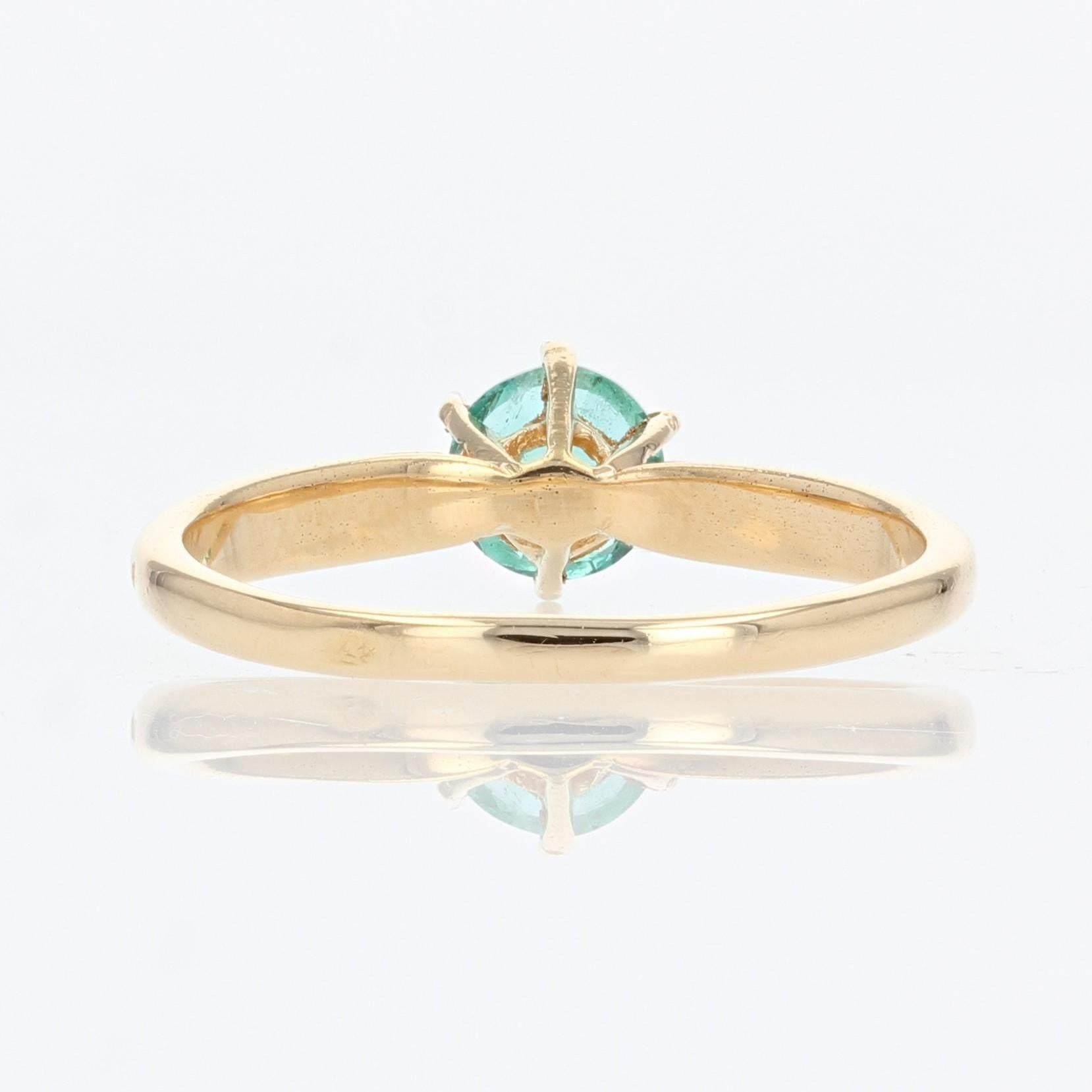 French 1960s Emerald 18 Karat Yellow Gold Solitaire Ring 7