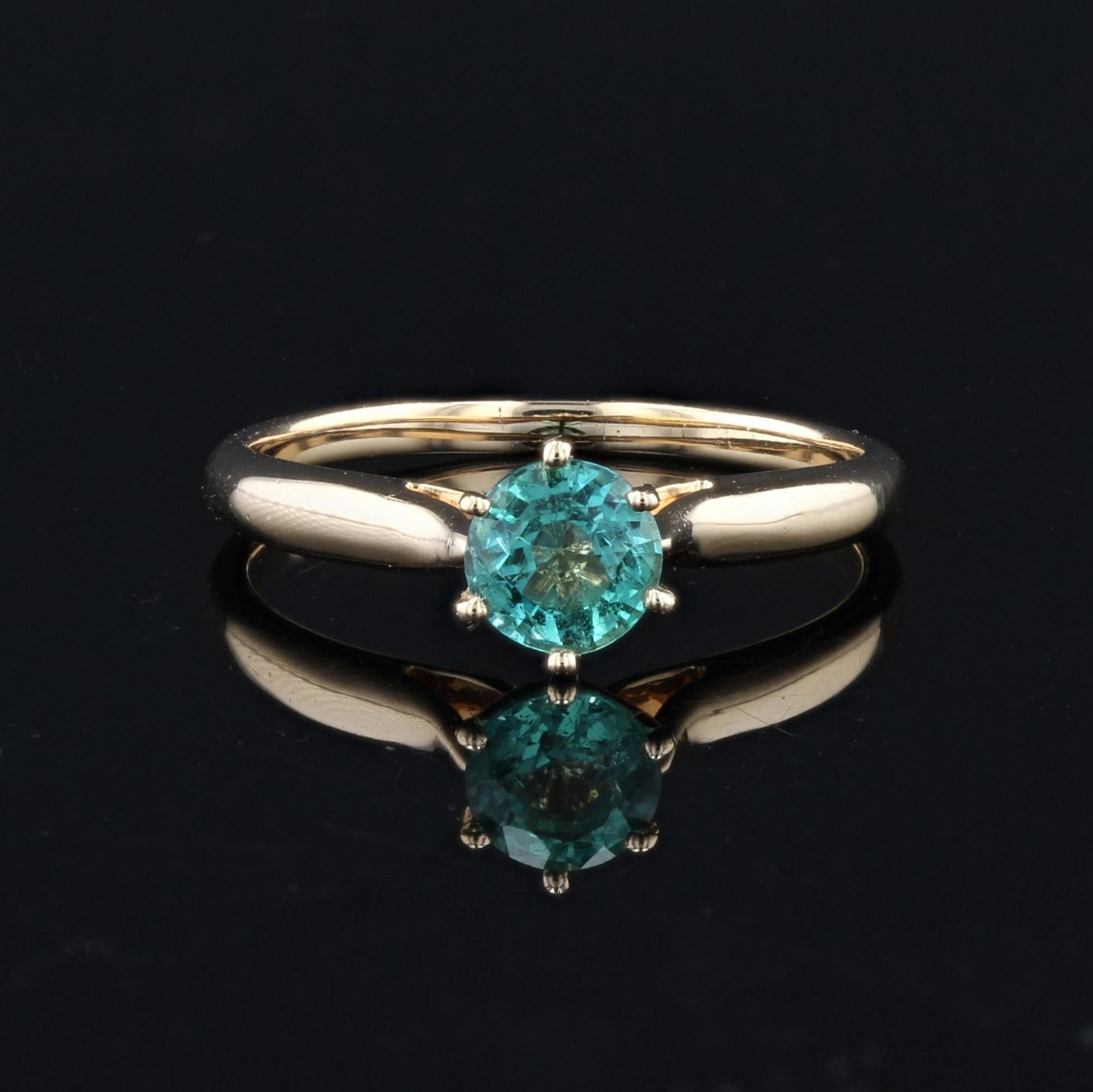 Retro French 1960s Emerald 18 Karat Yellow Gold Solitaire Ring For Sale