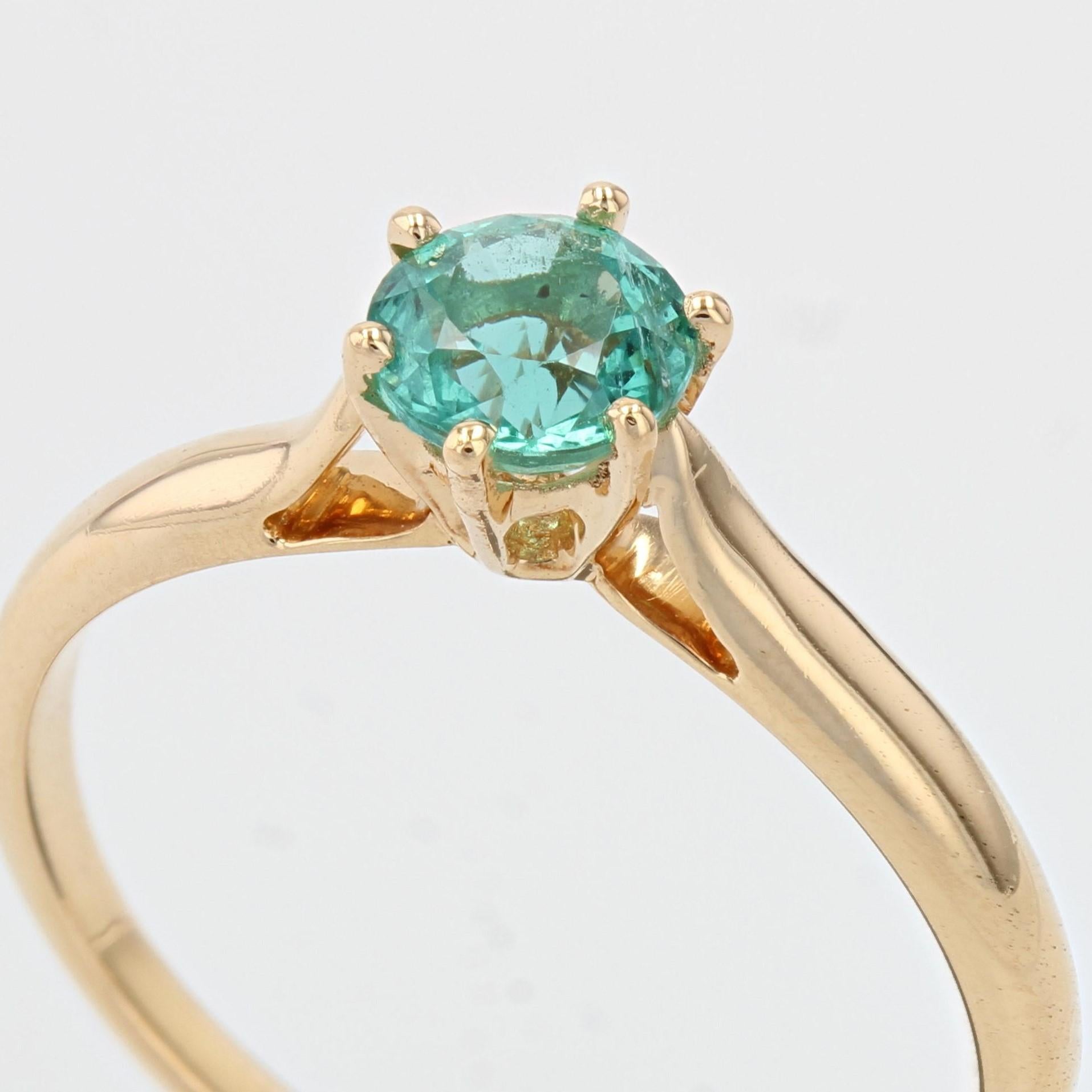 French 1960s Emerald 18 Karat Yellow Gold Solitaire Ring 1
