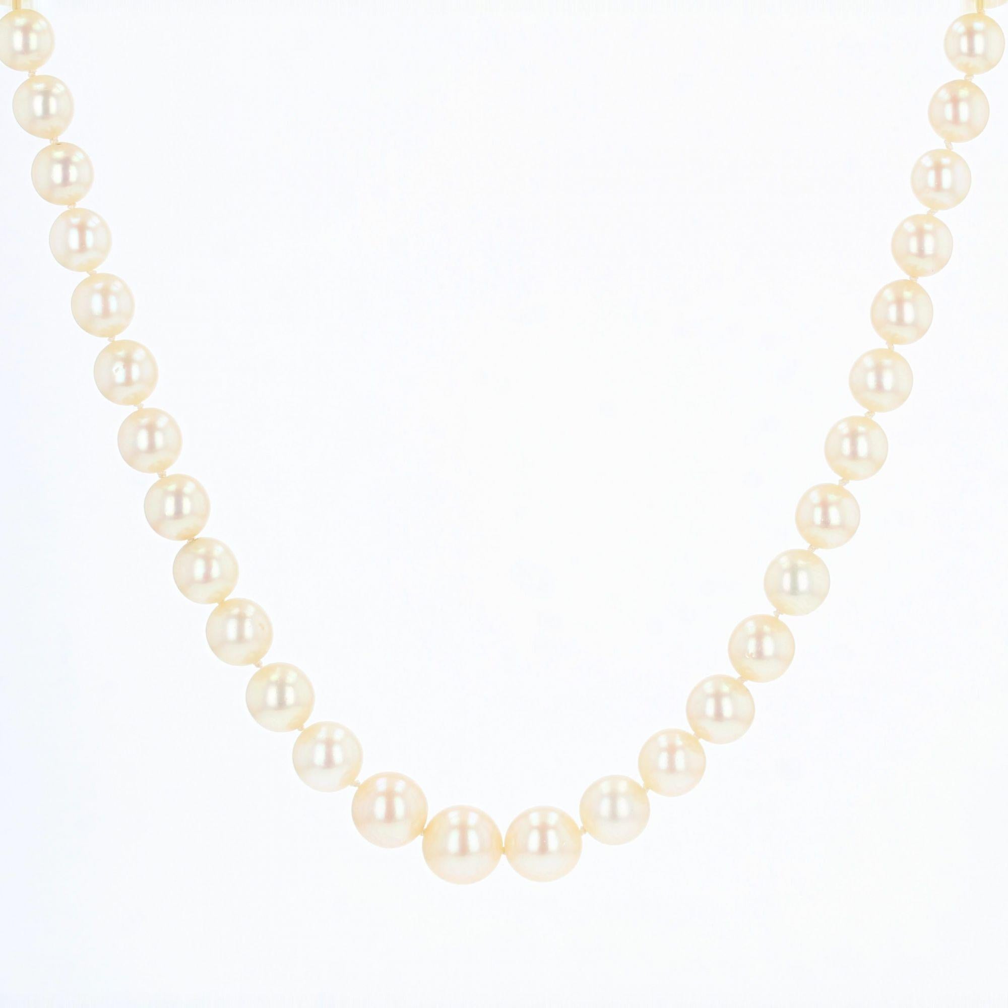 Collier français des années 1960 à fermoir en perles de culture avec diamants et émeraudes en vente 3