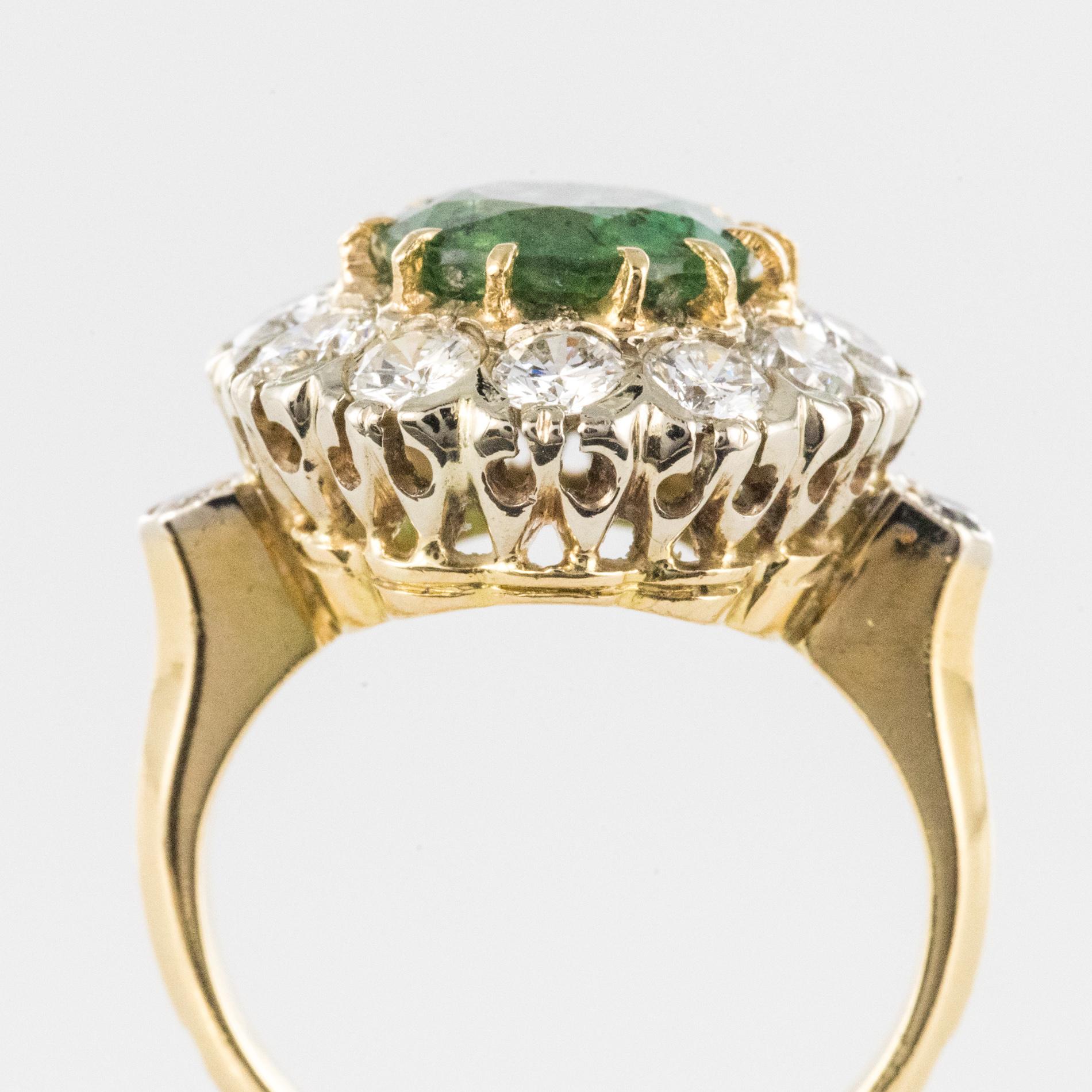 French 1960s Emerald Diamonds 18 Karat Yellow White Gold Daisy Ring 7