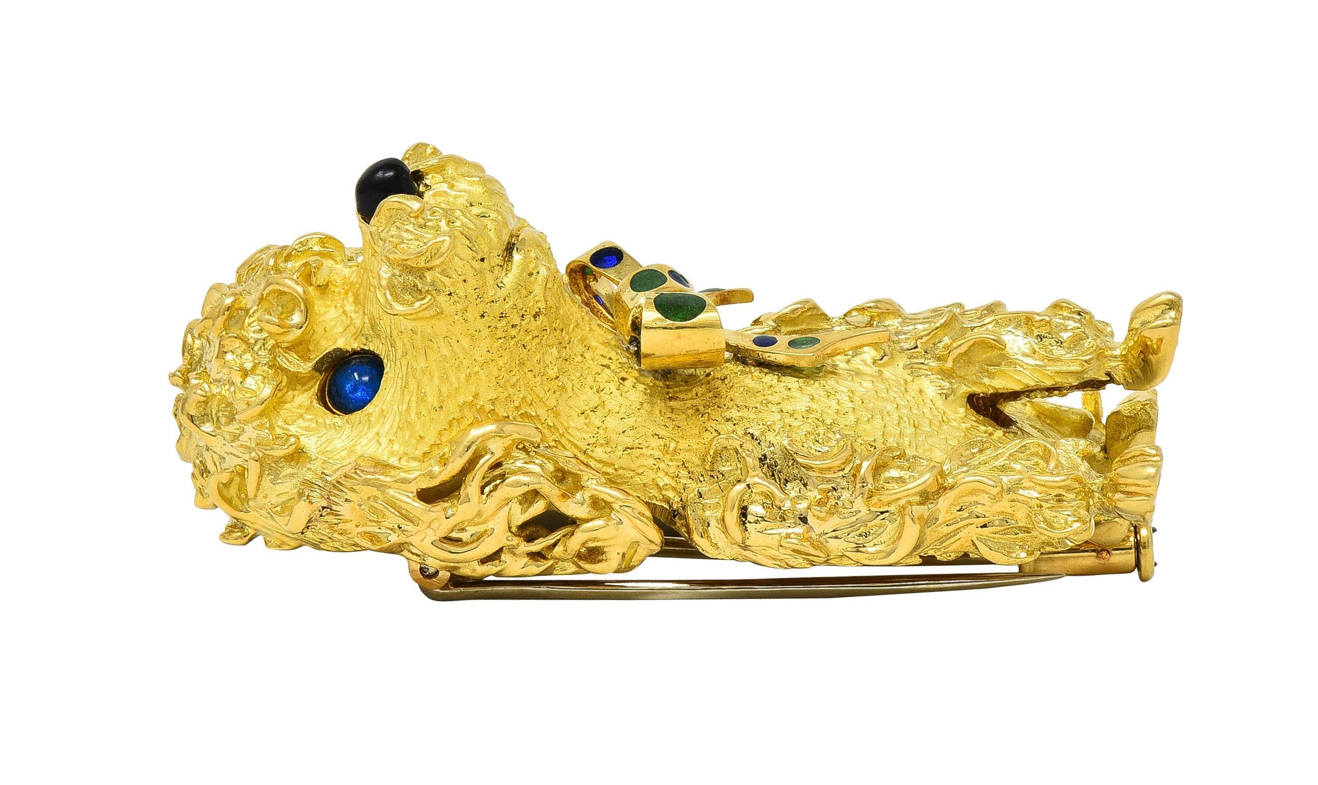 French 1960's Enamel 18 Karat Yellow Gold Vintage Poodle Dog Brooch For Sale 3