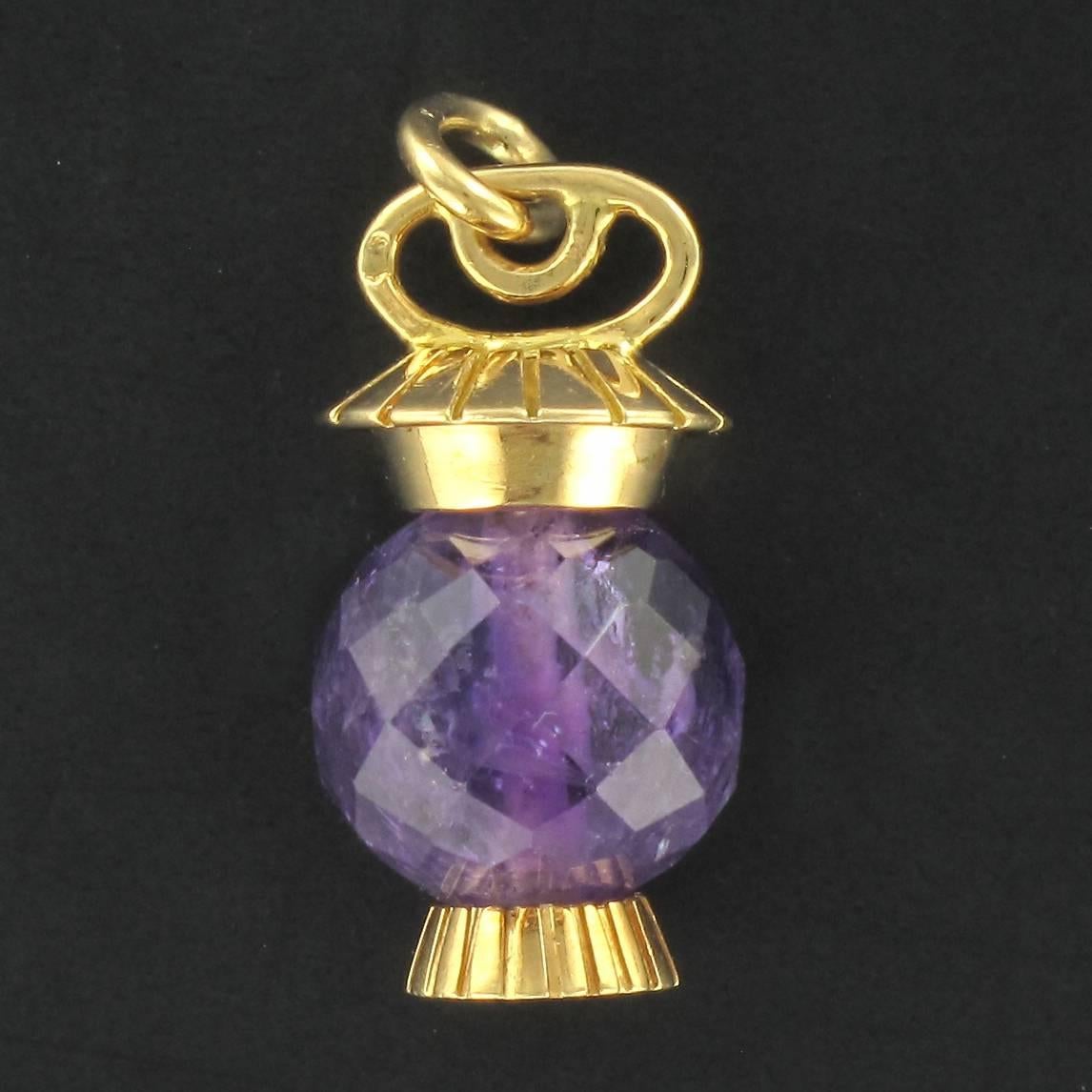 French 1960s Faceted Amethyst 18 Karats Gold Lantern Pendant Charm In Excellent Condition For Sale In Poitiers, FR