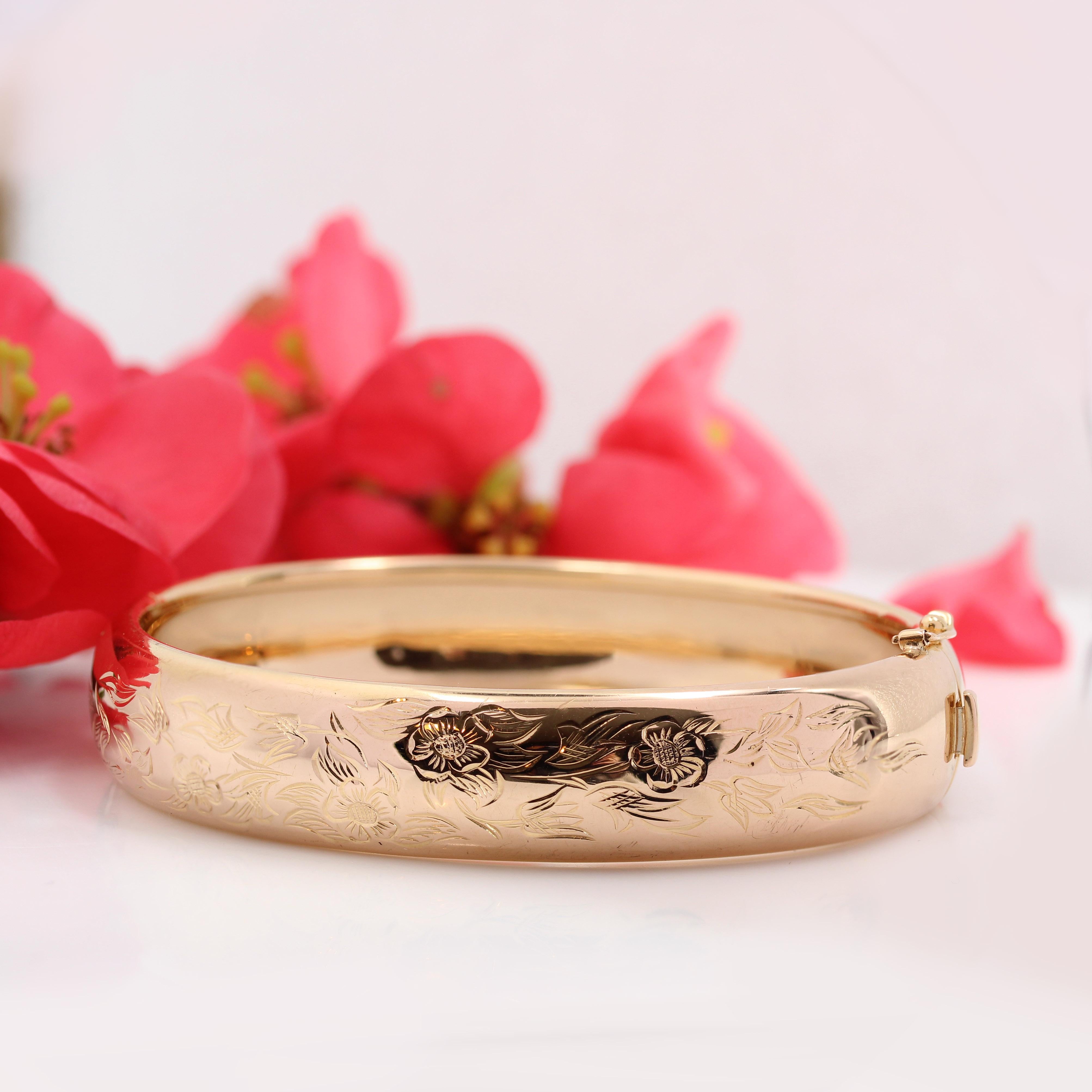 Bracelet jonc français des années 1960 en or rose 18 carats à motifs floraux en vente 6