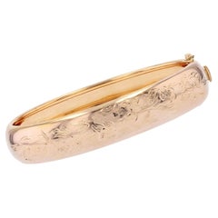 Bracelet jonc français des années 1960 en or rose 18 carats à motifs floraux