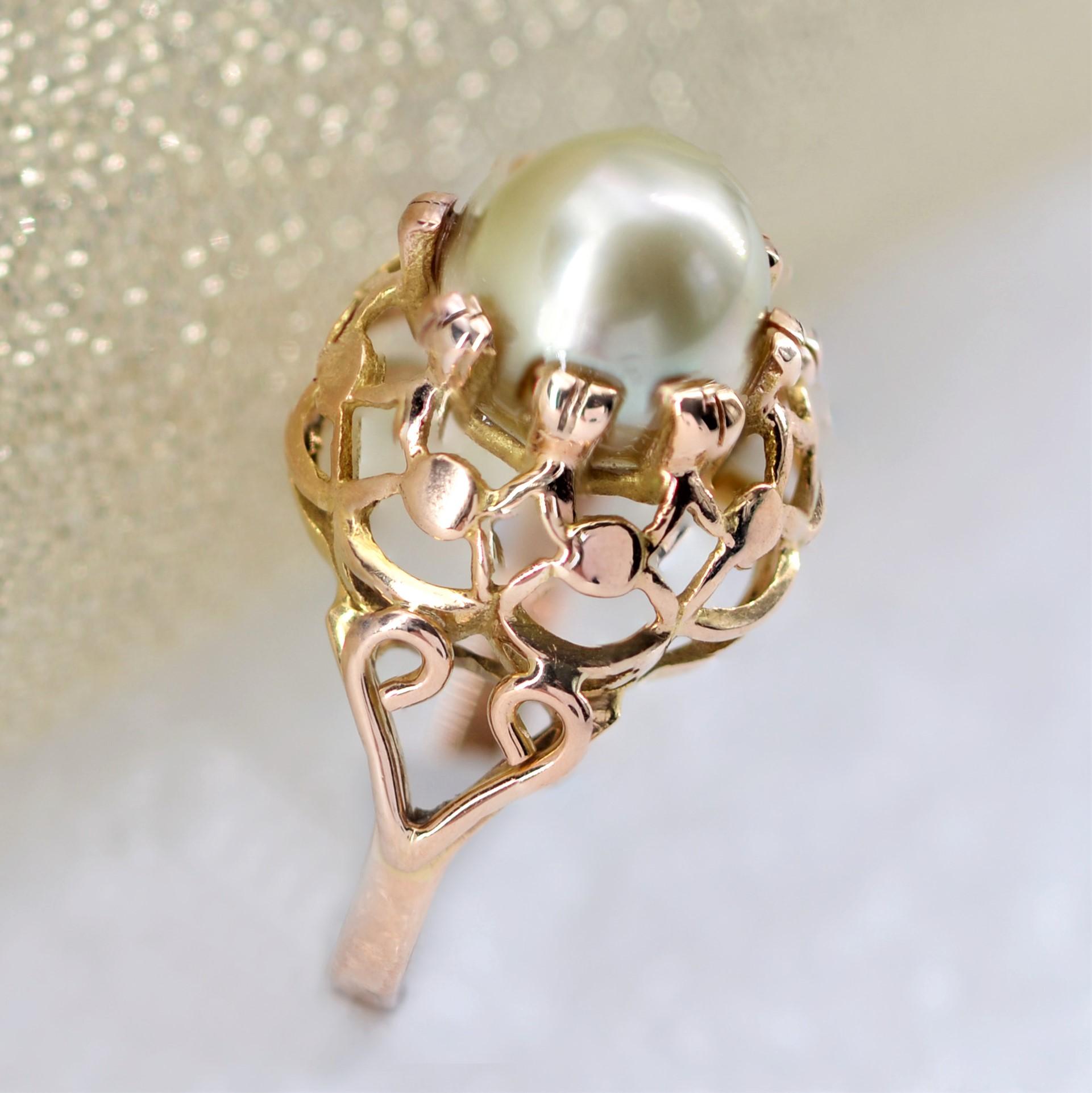 French, 1960s, Gold Pearl 18 Karat Yellow Gold Retro Dome Ring 7
