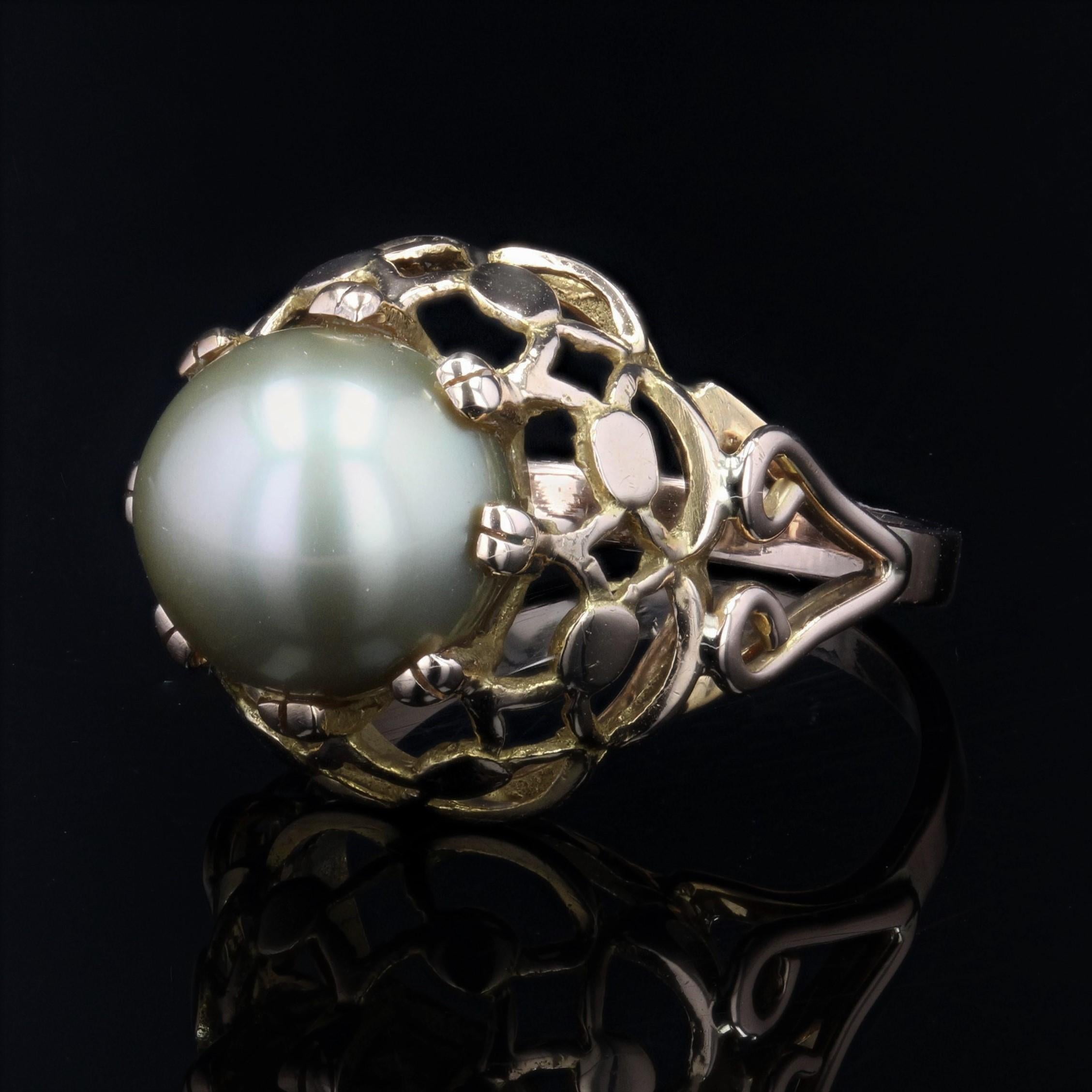 French, 1960s, Gold Pearl 18 Karat Yellow Gold Retro Dome Ring In Excellent Condition In Poitiers, FR