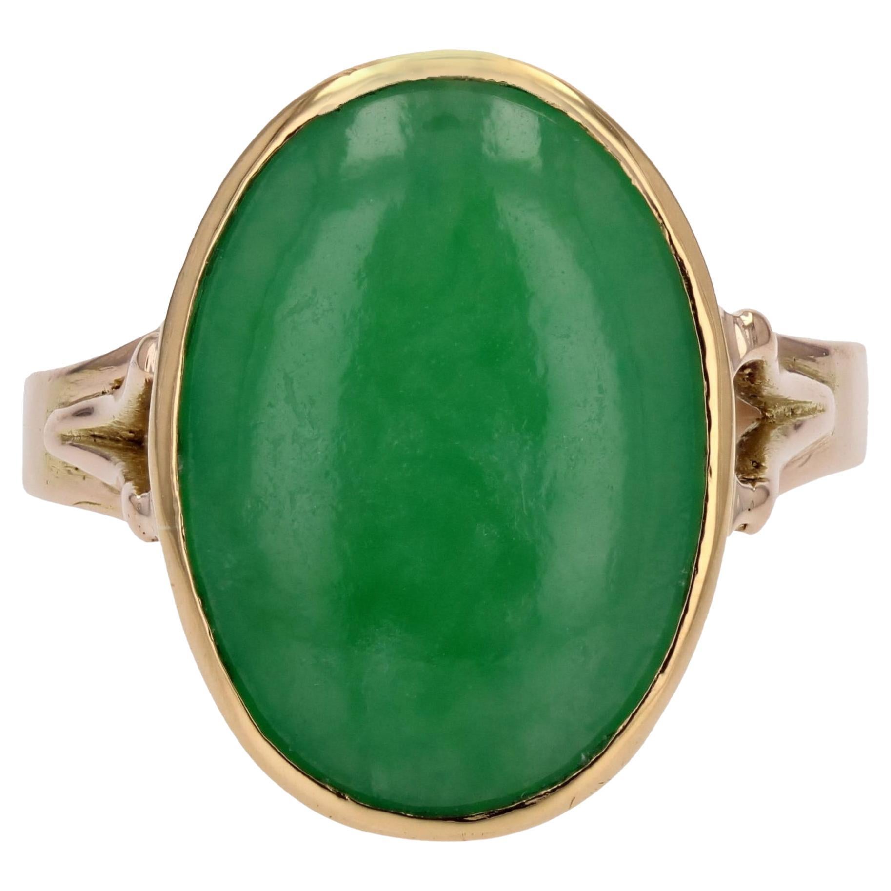 French 1960s Jade Jadeite 18 Karat Yellow Gold Ovale Ring For Sale