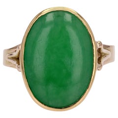 Bague Ovale en or jaune 18 carats Jade Jadéite française des années 1960