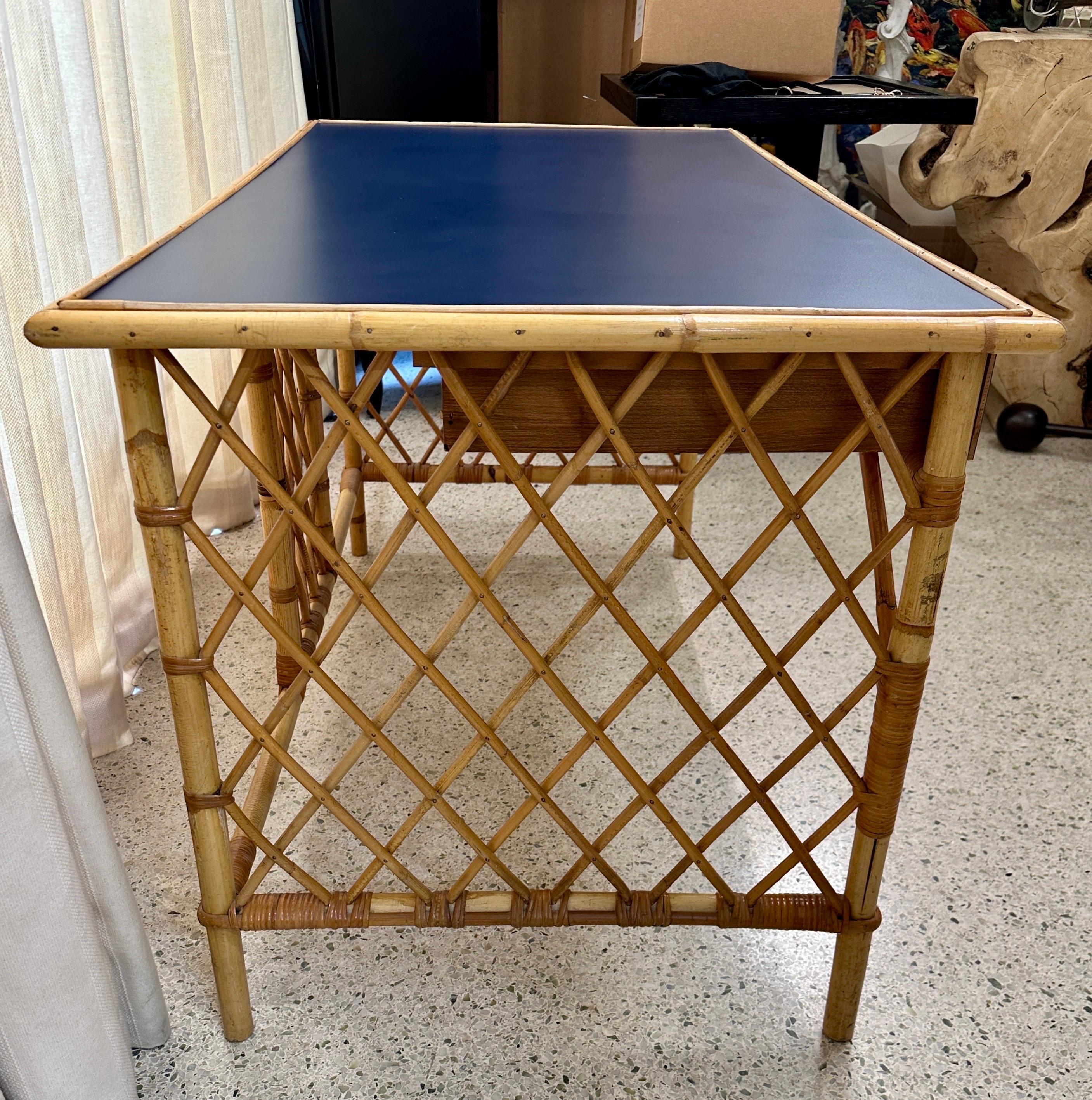 French 1960's Lattice Bamboo & Rattan Desk w/ Drawers In Good Condition For Sale In East Hampton, NY