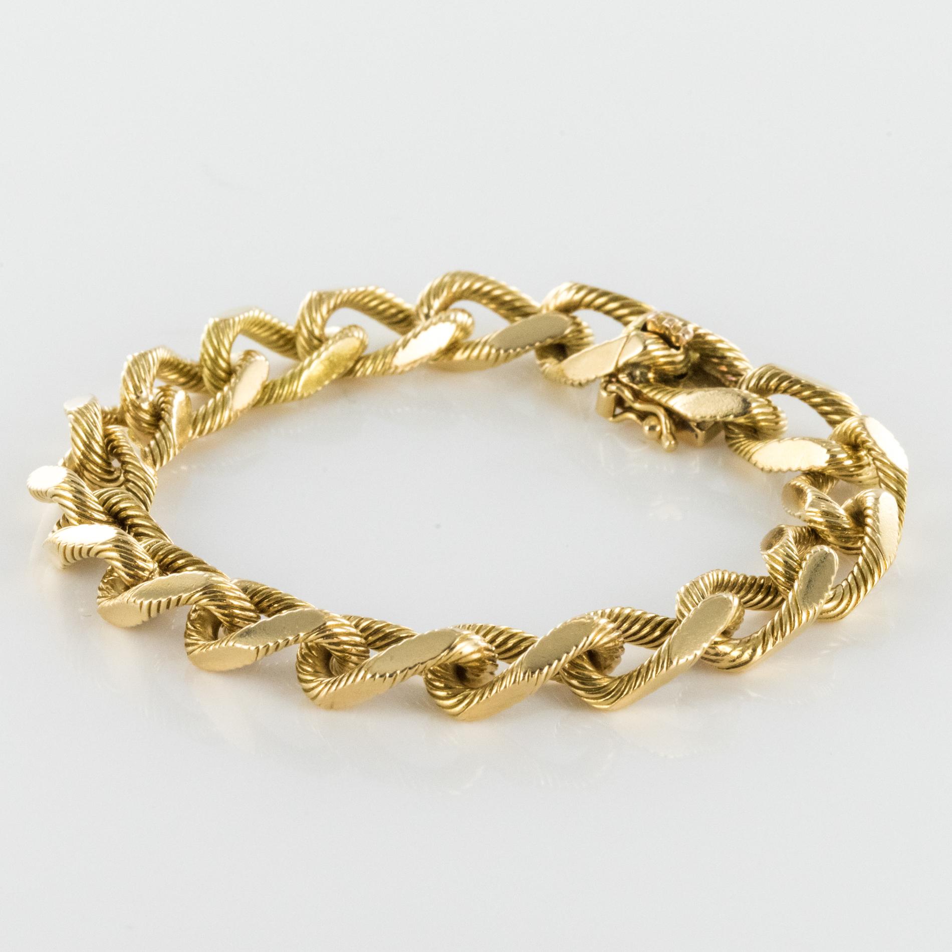 Retro French 1960s Massive Chiseled 18 Karat Yellow Gold Chain Bracelet