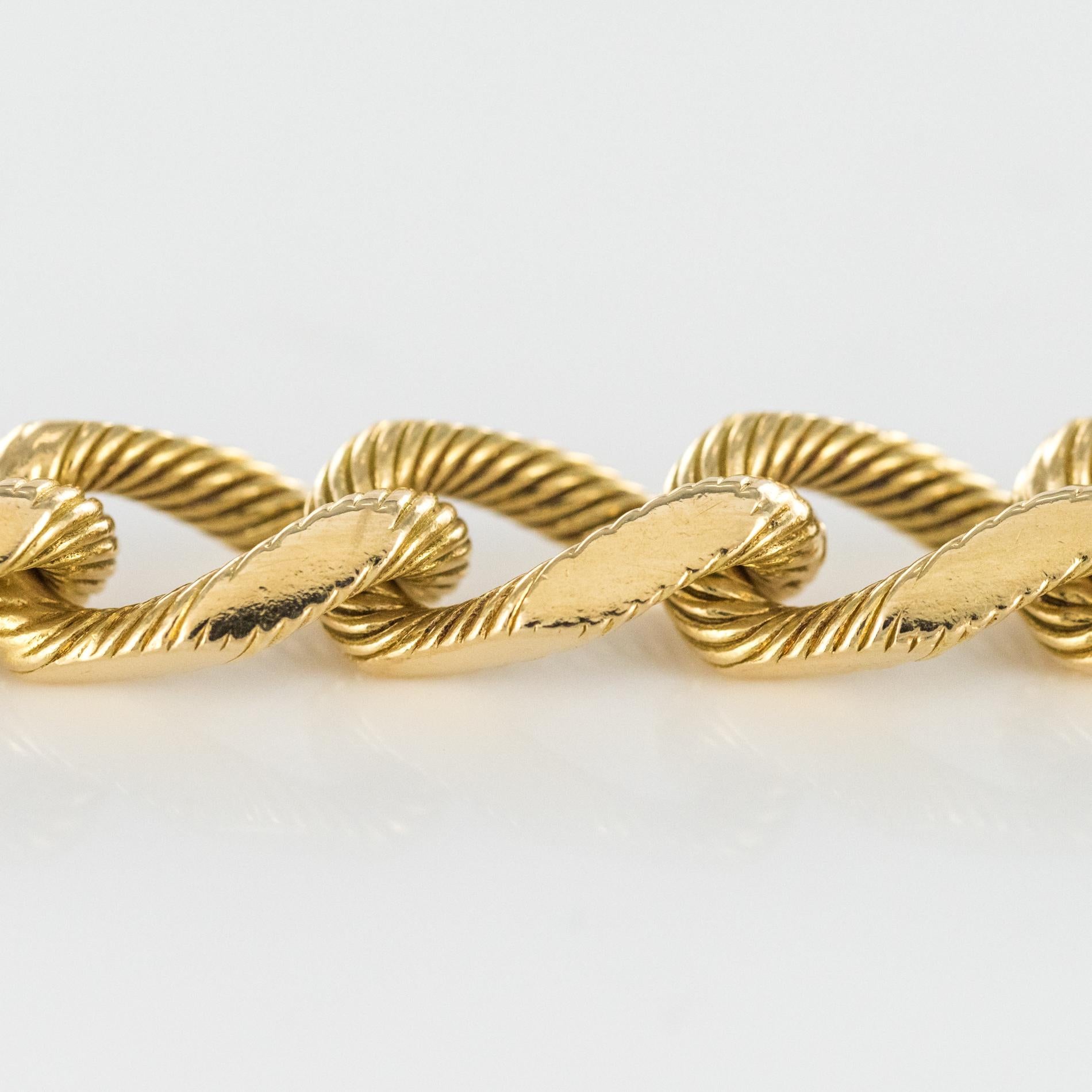 Women's or Men's French 1960s Massive Chiseled 18 Karat Yellow Gold Chain Bracelet