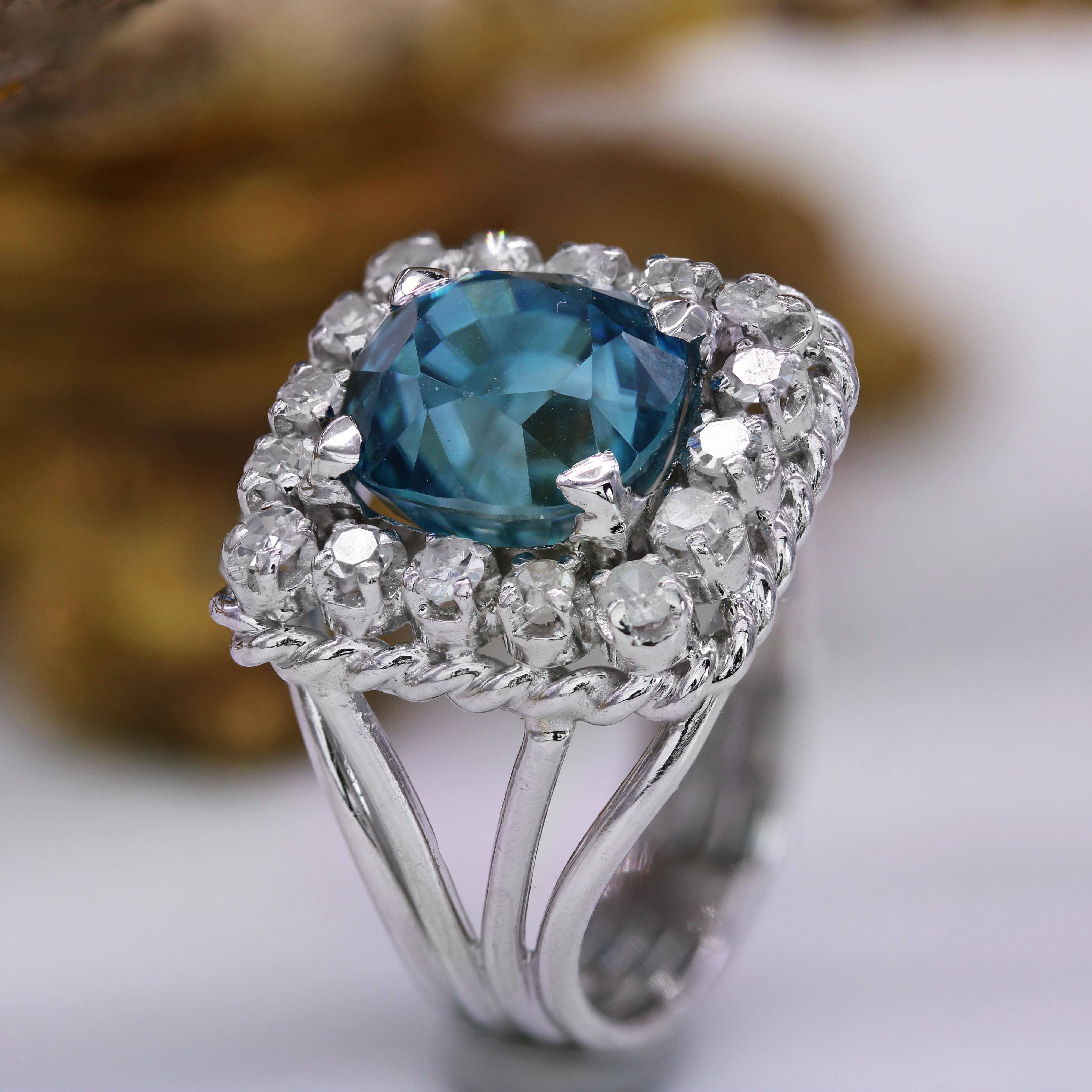 French 1960s Natural Blue Zircon Diamonds Platinum Rectangular Ring For Sale 4
