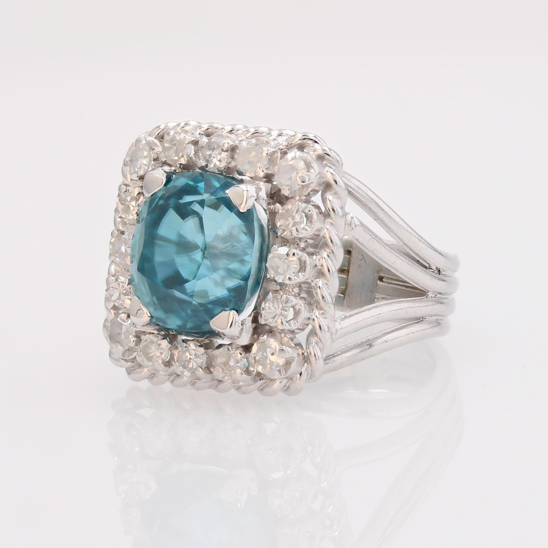 French 1960s Natural Blue Zircon Diamonds Platinum Rectangular Ring For Sale 2