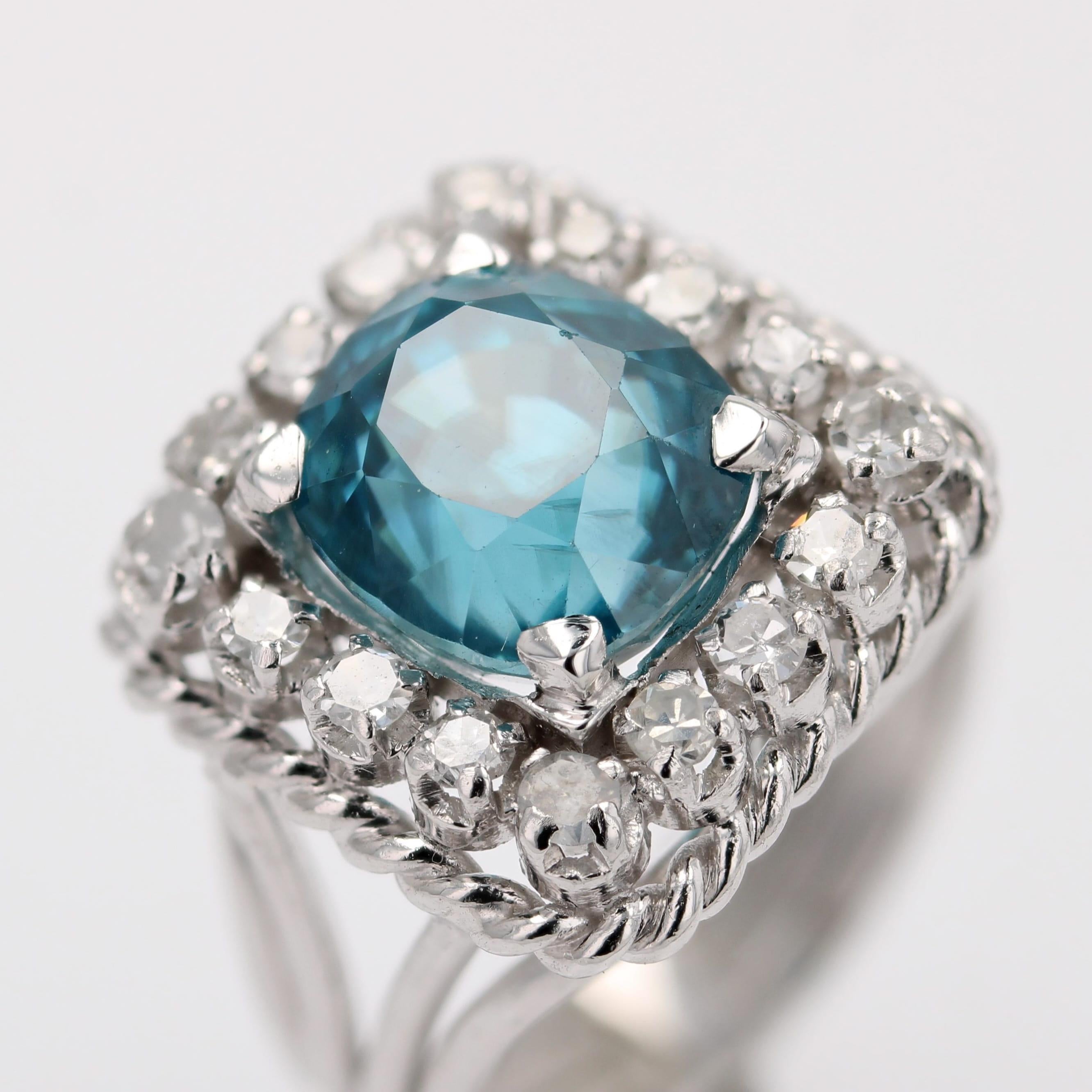 French 1960s Natural Blue Zircon Diamonds Platinum Rectangular Ring For Sale 3