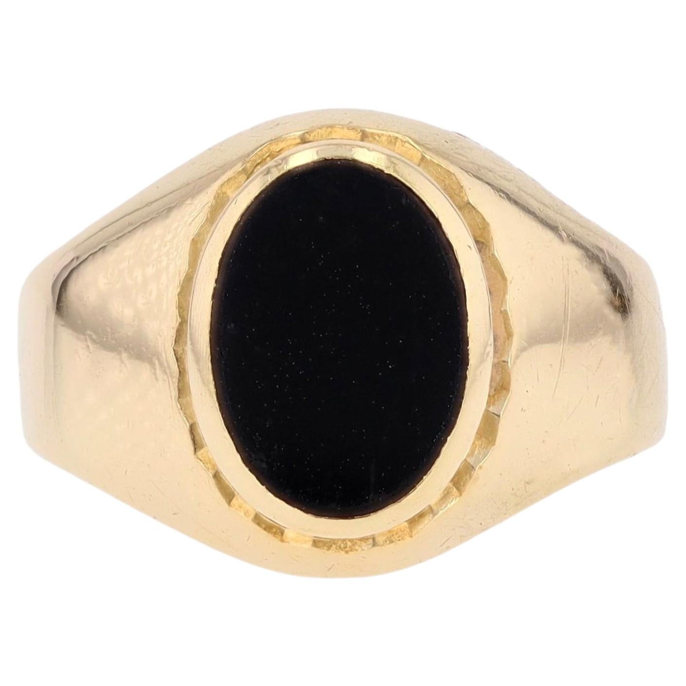 French 1960s Onyx 18 Karat Yellow Gold Signet Ring