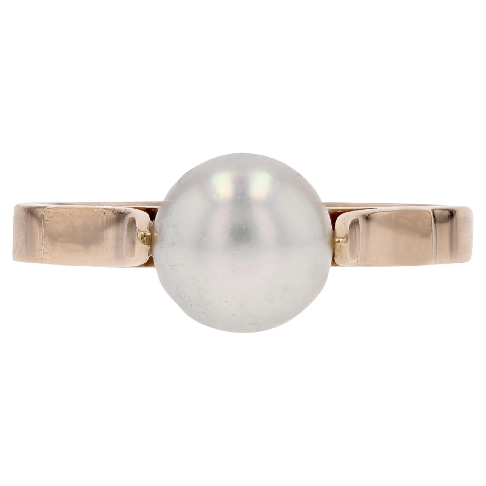 French 1960s Pearl 18 Karat Yellow Gold Solitaire Ring