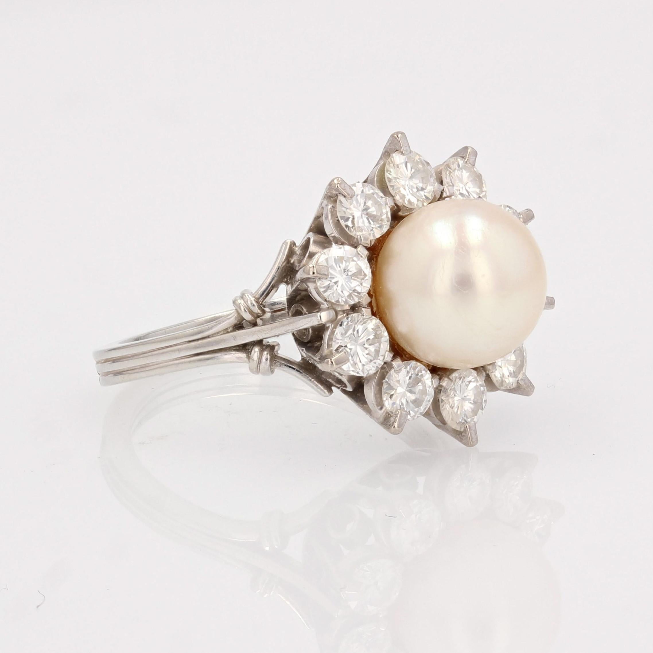 French 1960s Pearl Diamonds 18 Karat White Gold Platinum Flake Ring For Sale 1