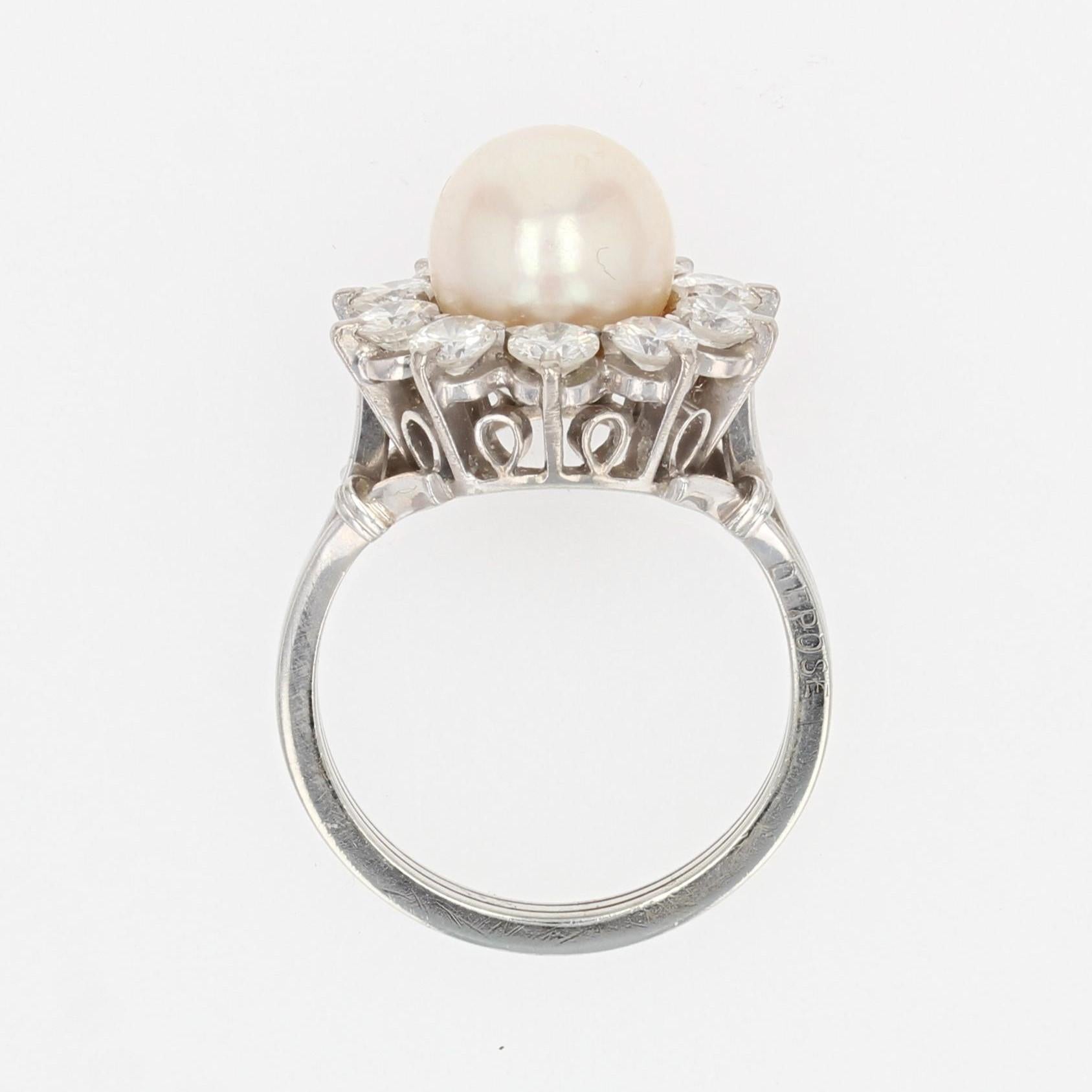 French 1960s Pearl Diamonds 18 Karat White Gold Platinum Flake Ring For Sale 4