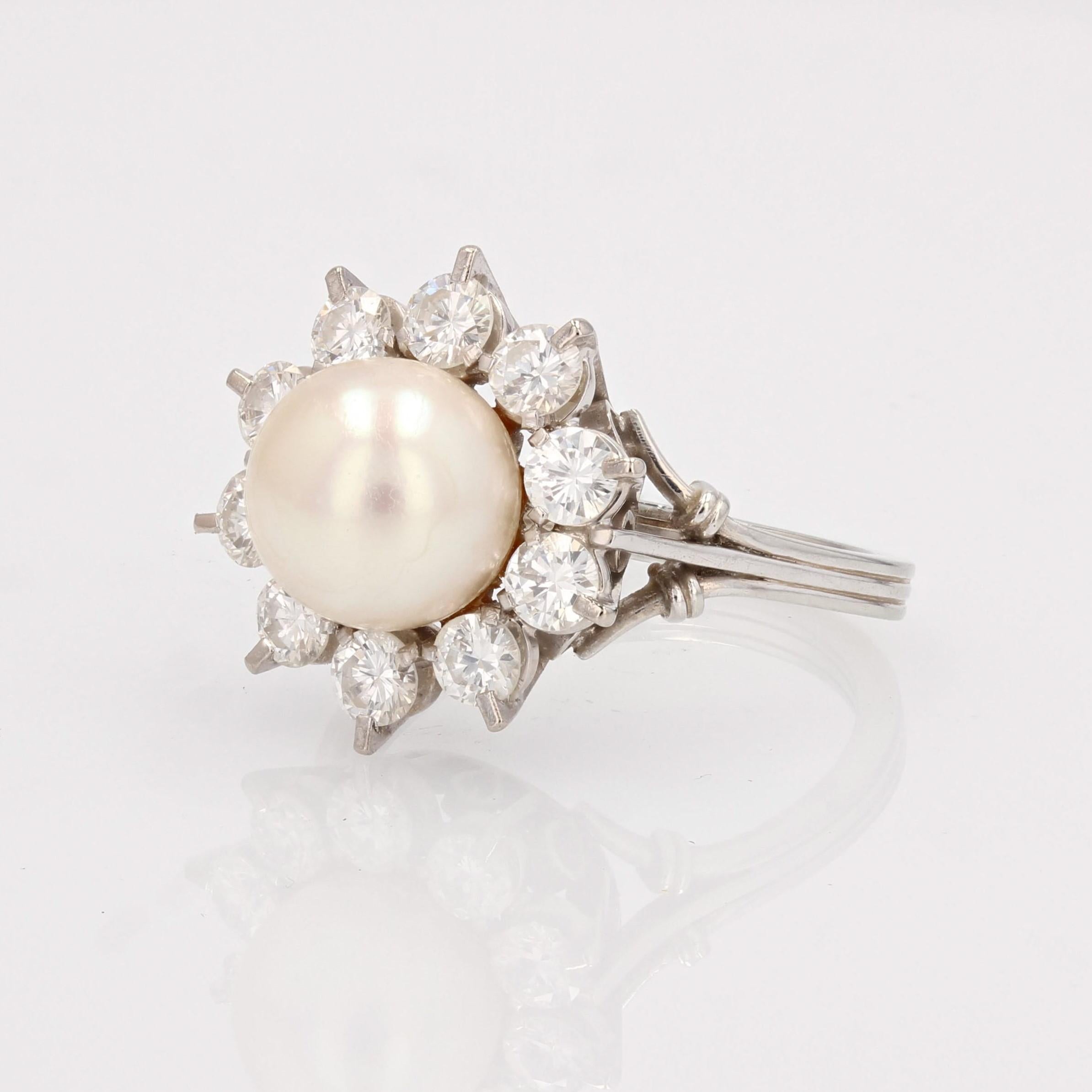 French 1960s Pearl Diamonds 18 Karat White Gold Platinum Flake Ring In Good Condition For Sale In Poitiers, FR