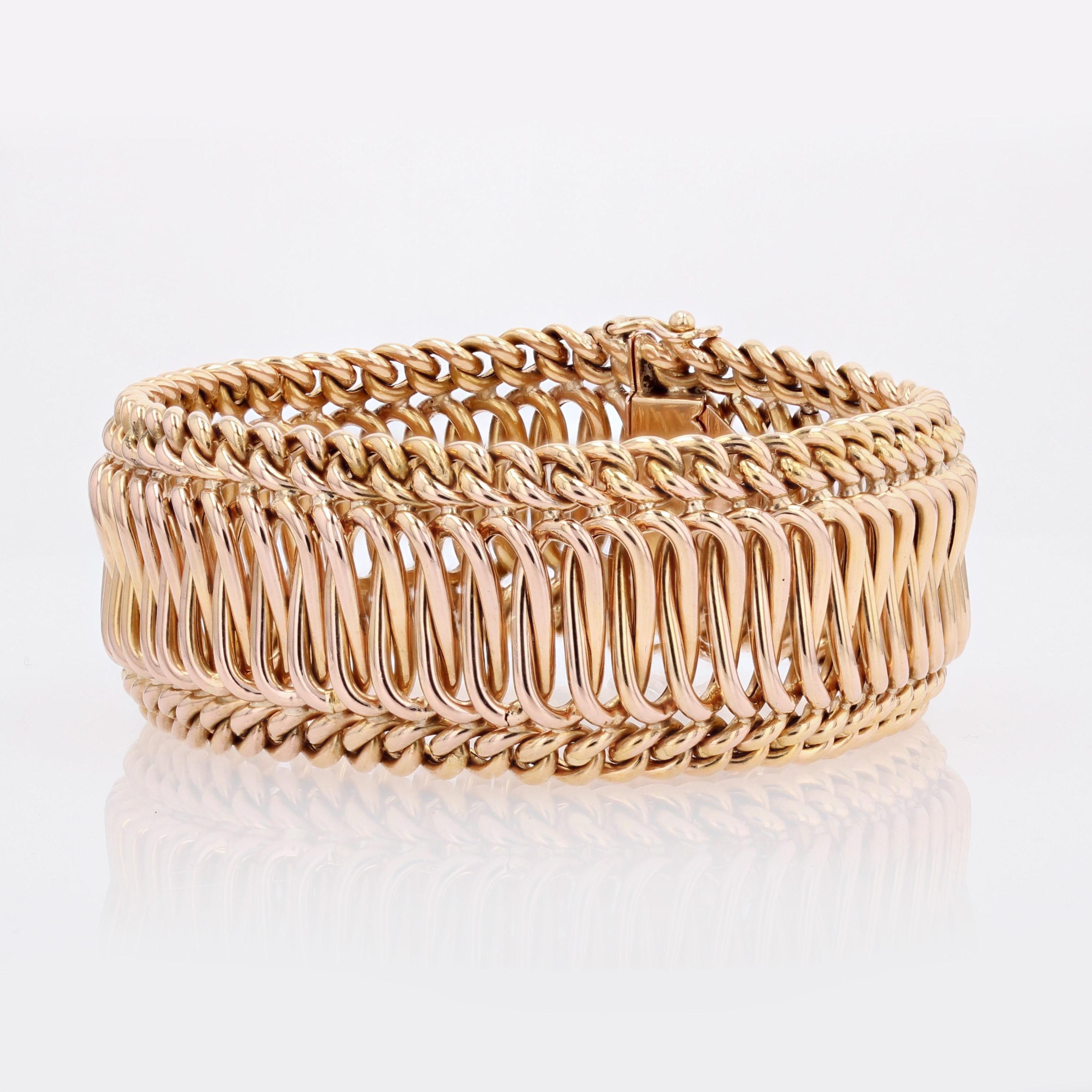 French 1960s Retro 18 Karat Rose Gold Curb Flexible Bracelet In Excellent Condition For Sale In Poitiers, FR
