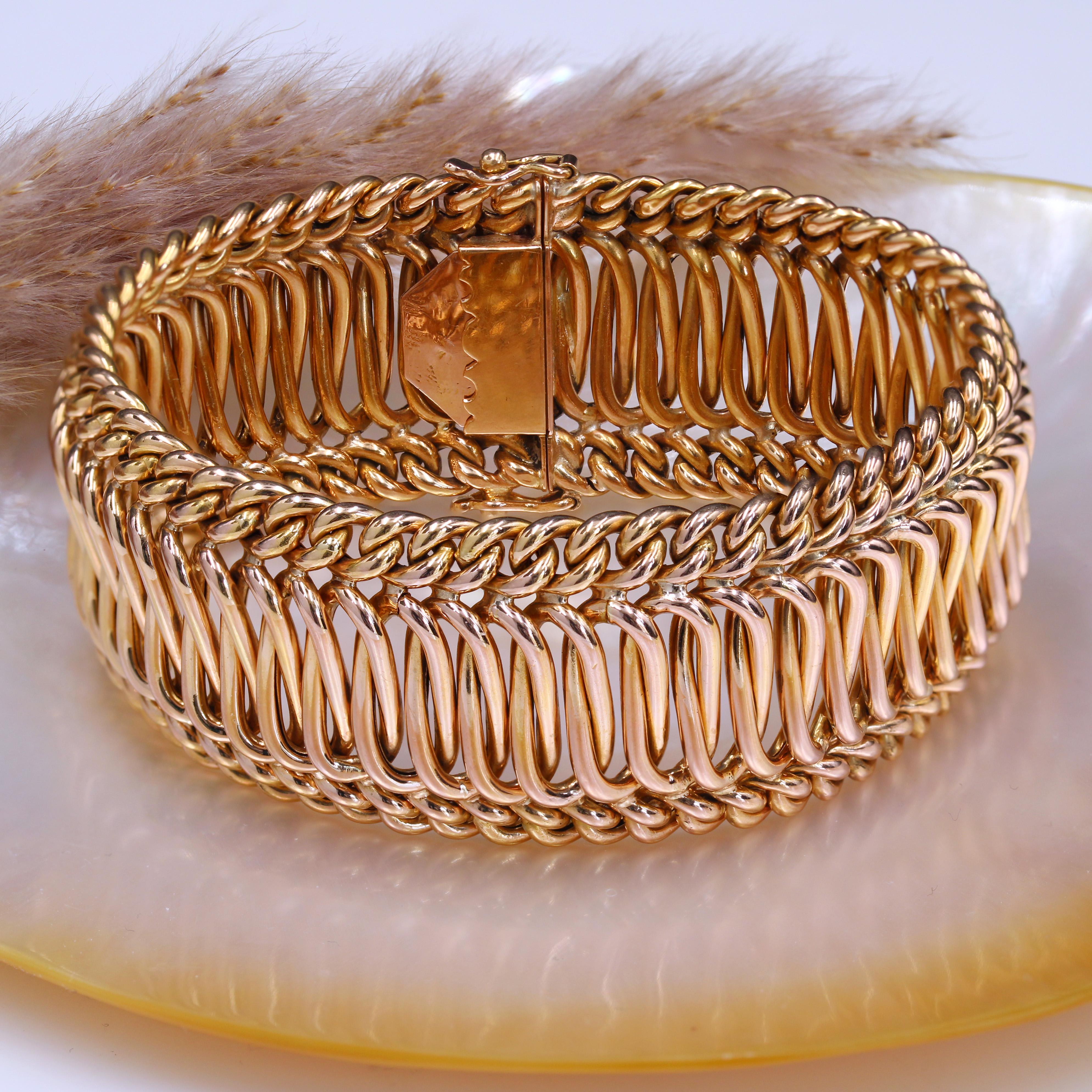 French 1960s Retro 18 Karat Rose Gold Curb Flexible Bracelet For Sale 1