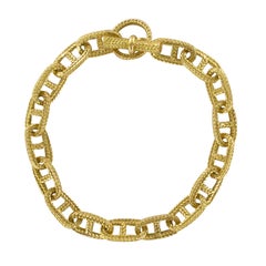 French 1960s Retro 18 Karat Yellow Gold Chiselled Navy Mesh Chain Bracelet