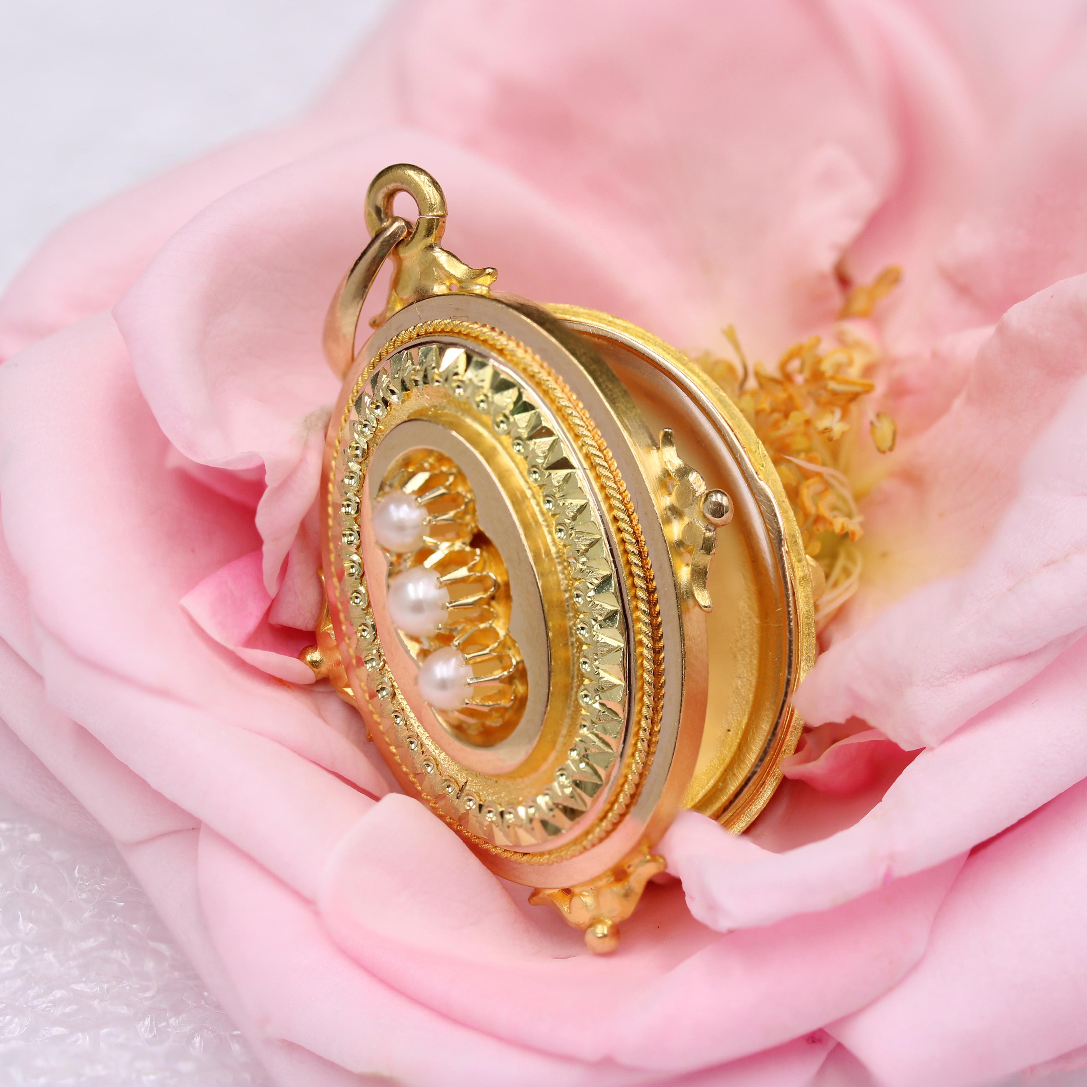 Französische Retro-Zuchtperlen-Medaillon-Anhänger aus 18 Karat Gelbgold mit Zuchtperlen, 1960er Jahre 2