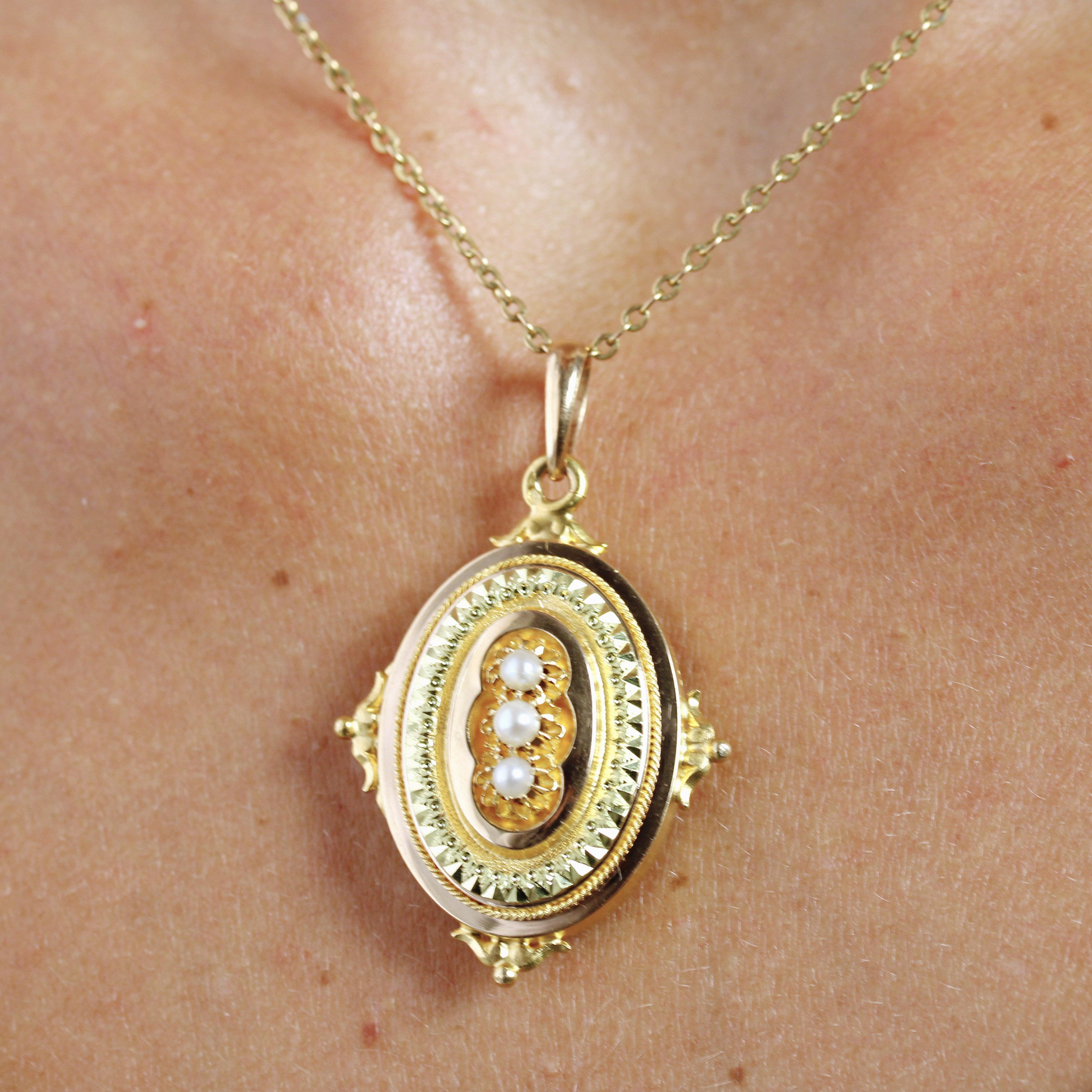 Französische Retro-Zuchtperlen-Medaillon-Anhänger aus 18 Karat Gelbgold mit Zuchtperlen, 1960er Jahre 4
