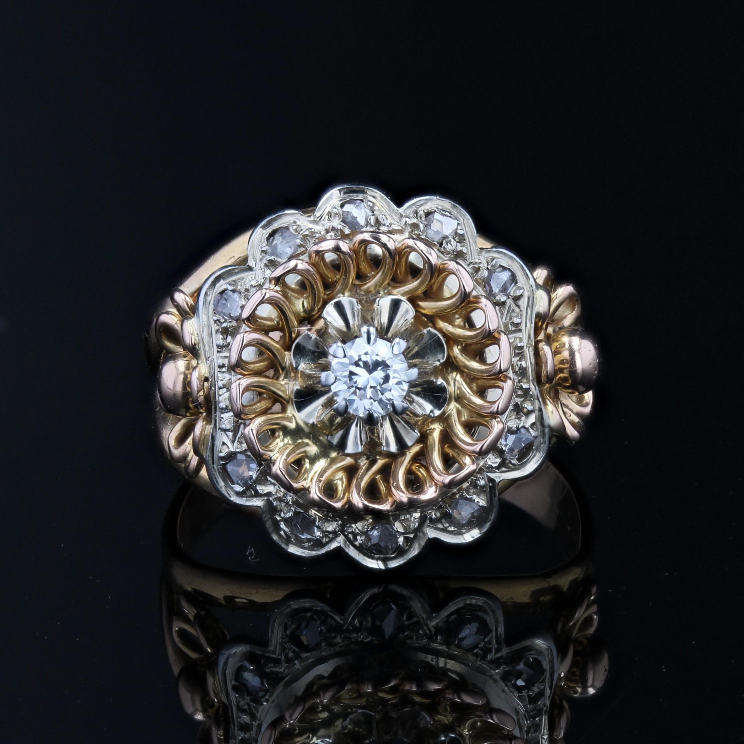 Bague marguerite ajourée en or rose blanc 18 carats, diamant rétro français des années 1960 Excellent état - En vente à Poitiers, FR