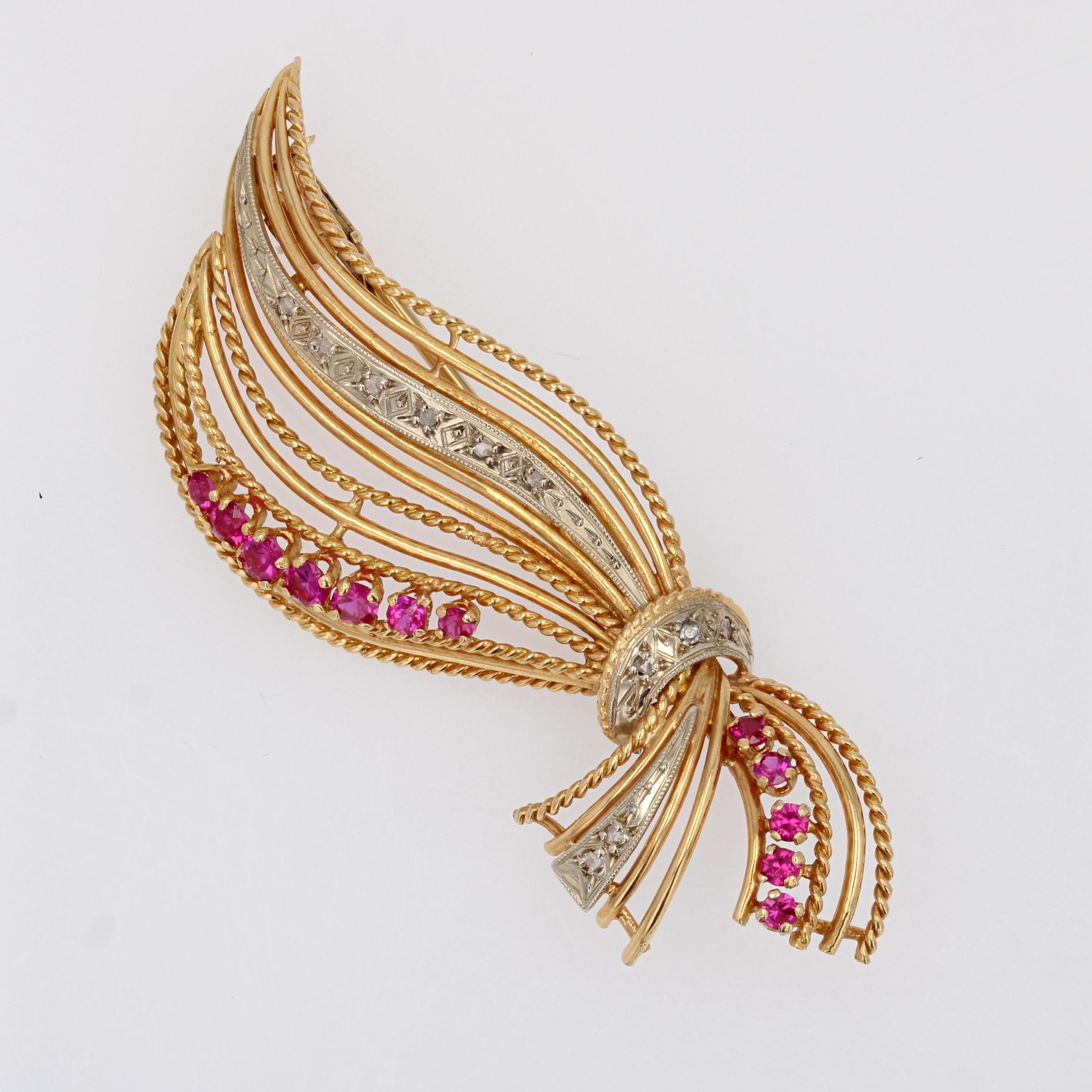 Broche rétro française des années 1960 en or jaune 18 carats avec rubis et diamants en vente 5