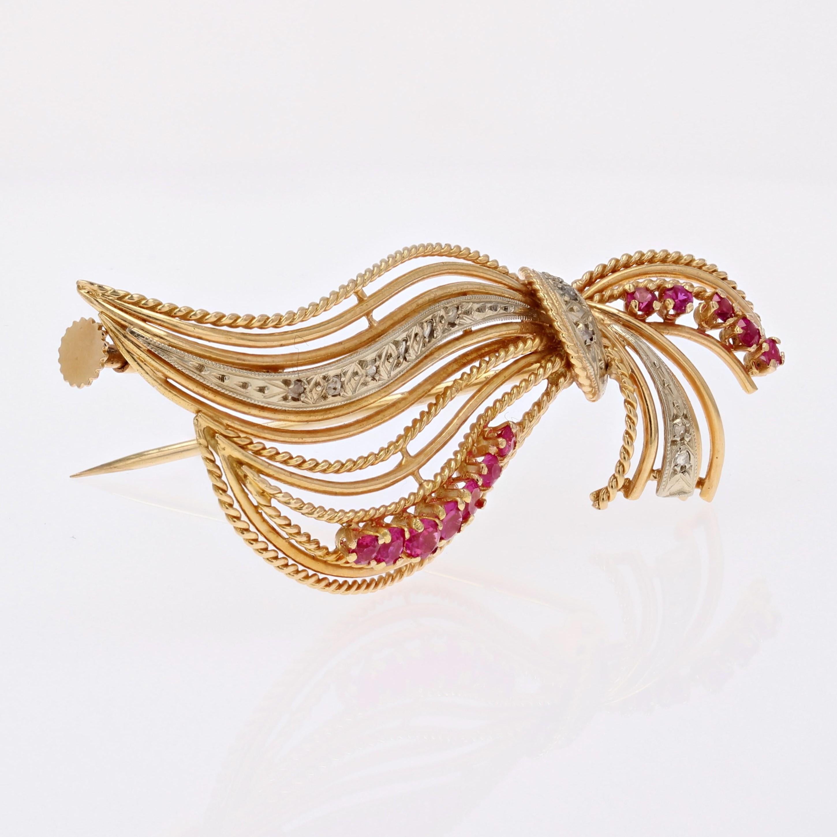 French 1960s Retro Ruby Diamonds 18 Karat Yellow Gold Brooch In Good Condition For Sale In Poitiers, FR