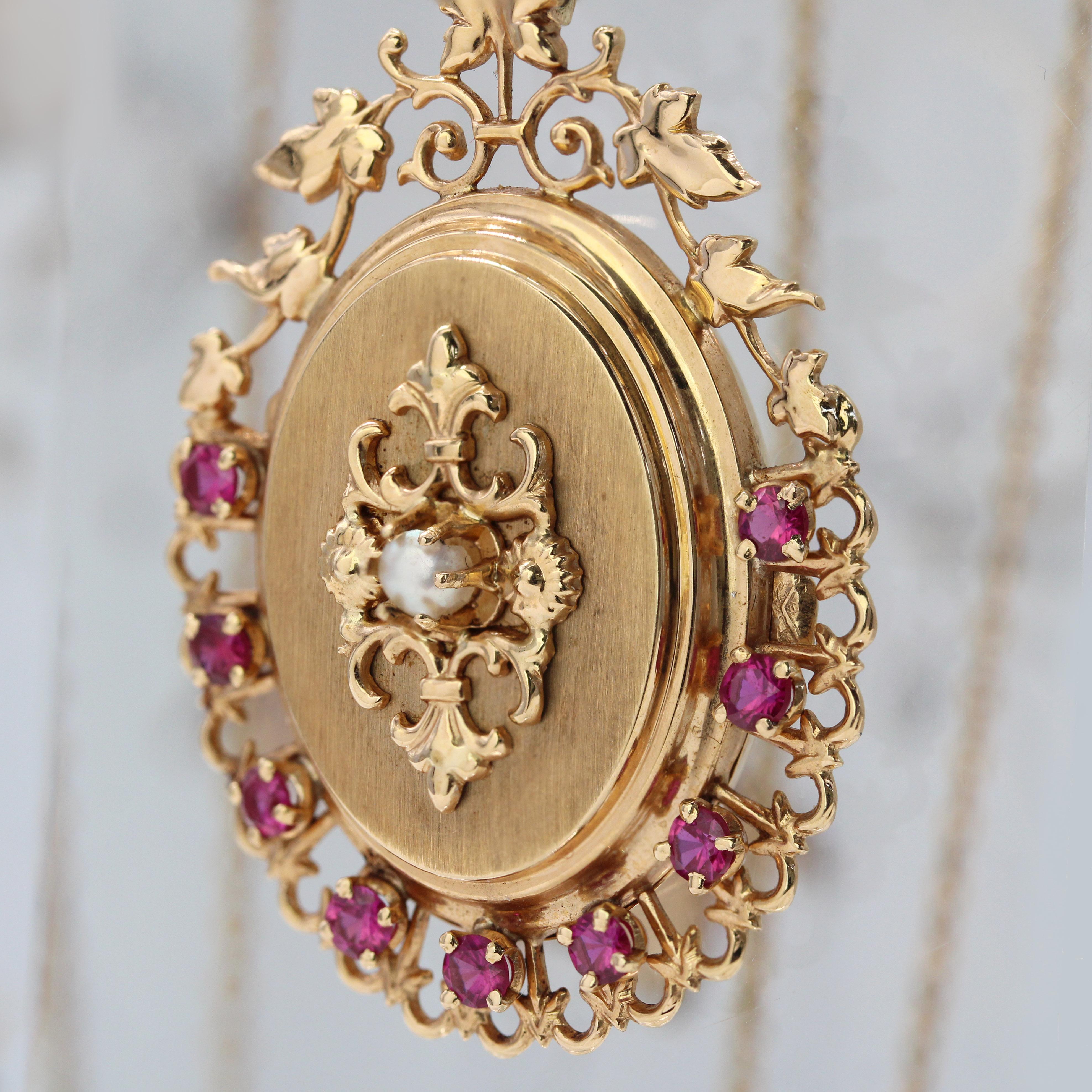 Französisches, 1960er Jahre, Rubin-Zuchtperlen-Medaillon-Anhänger aus 18 Karat Roségold im Angebot 4