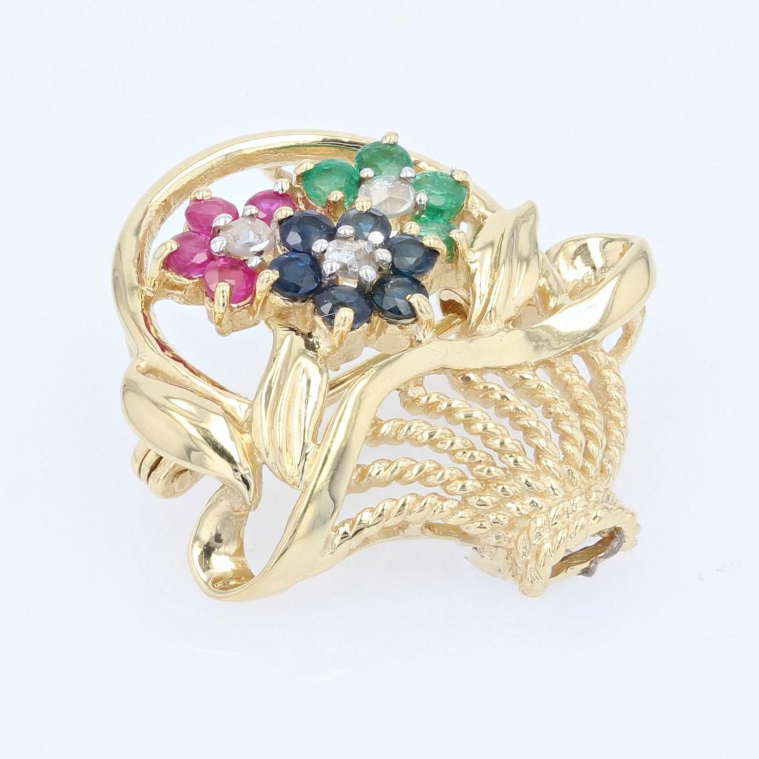 French 1960s Ruby Sapphire Emerald 18 Karat Yellow Gold Bouquet Brooch For Sale 2