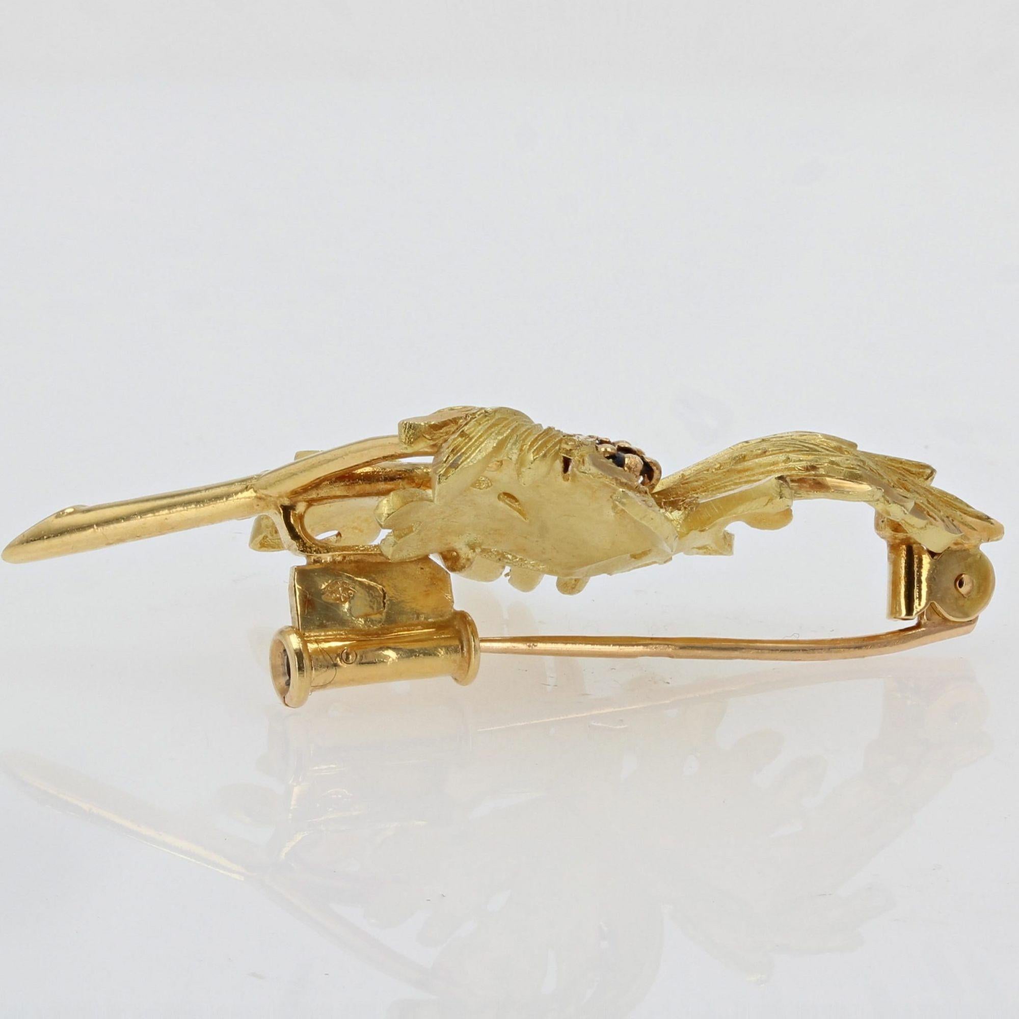 French 1960s Sapphire 18 Karat Yellow Gold Leaf Brooch For Sale 2