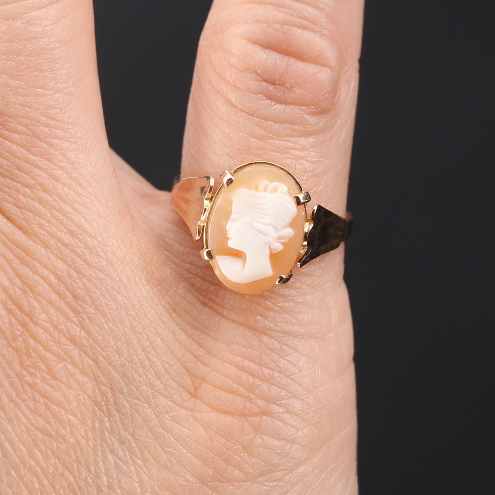 French 1960s Shell Cameo 18 Karat Rose Gold Earrings Ring Set For Sale 3