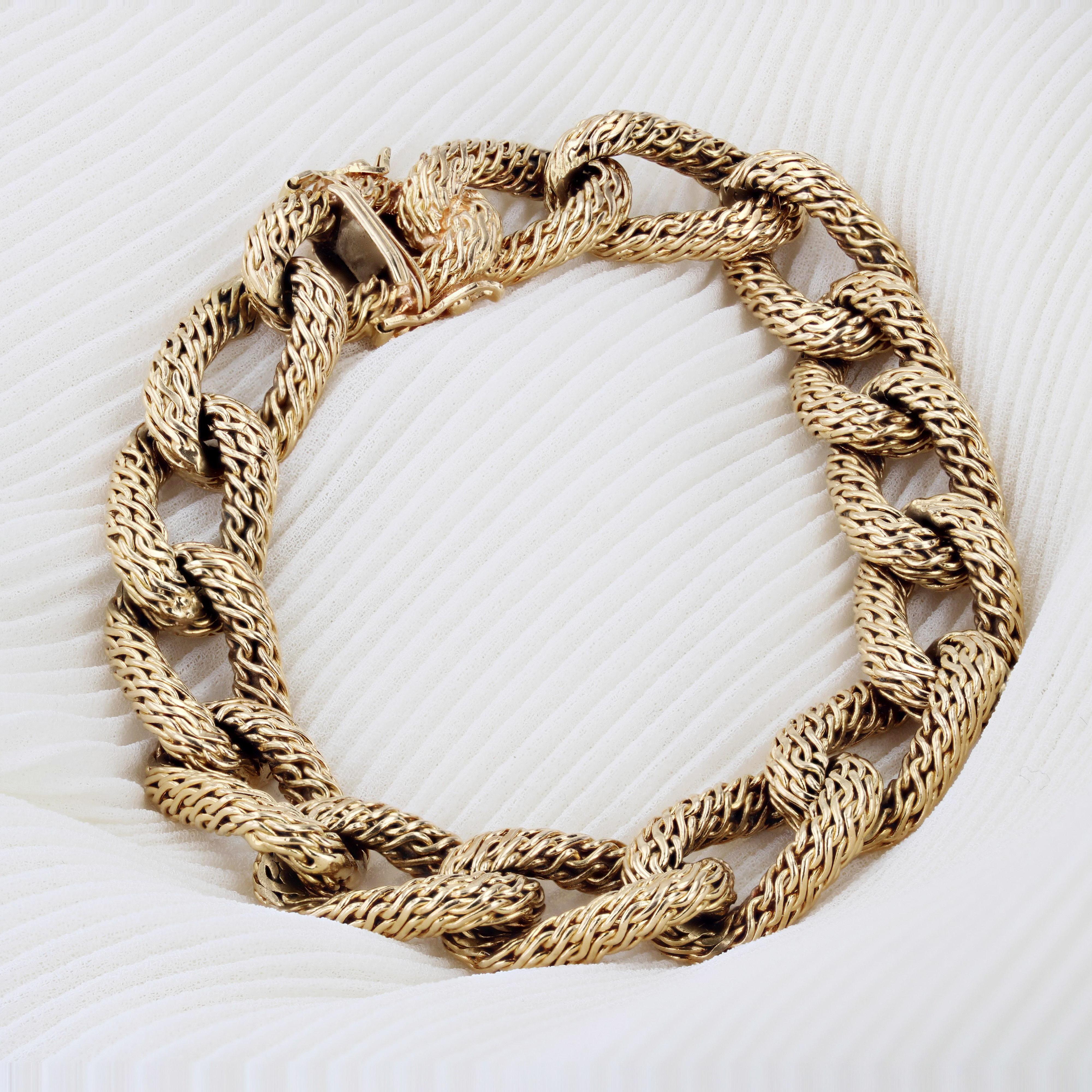 Retro French 1960s Vintage 18 Karat Yellow Gold Chiselled Chain Bracelet For Sale