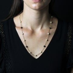 French 1960s White and Gray Cultured Pearls 18 Karat Yellow Gold Necklace