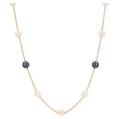 French 1960s White and Gray Cultured Pearls 18 Karat Yellow Gold Necklace