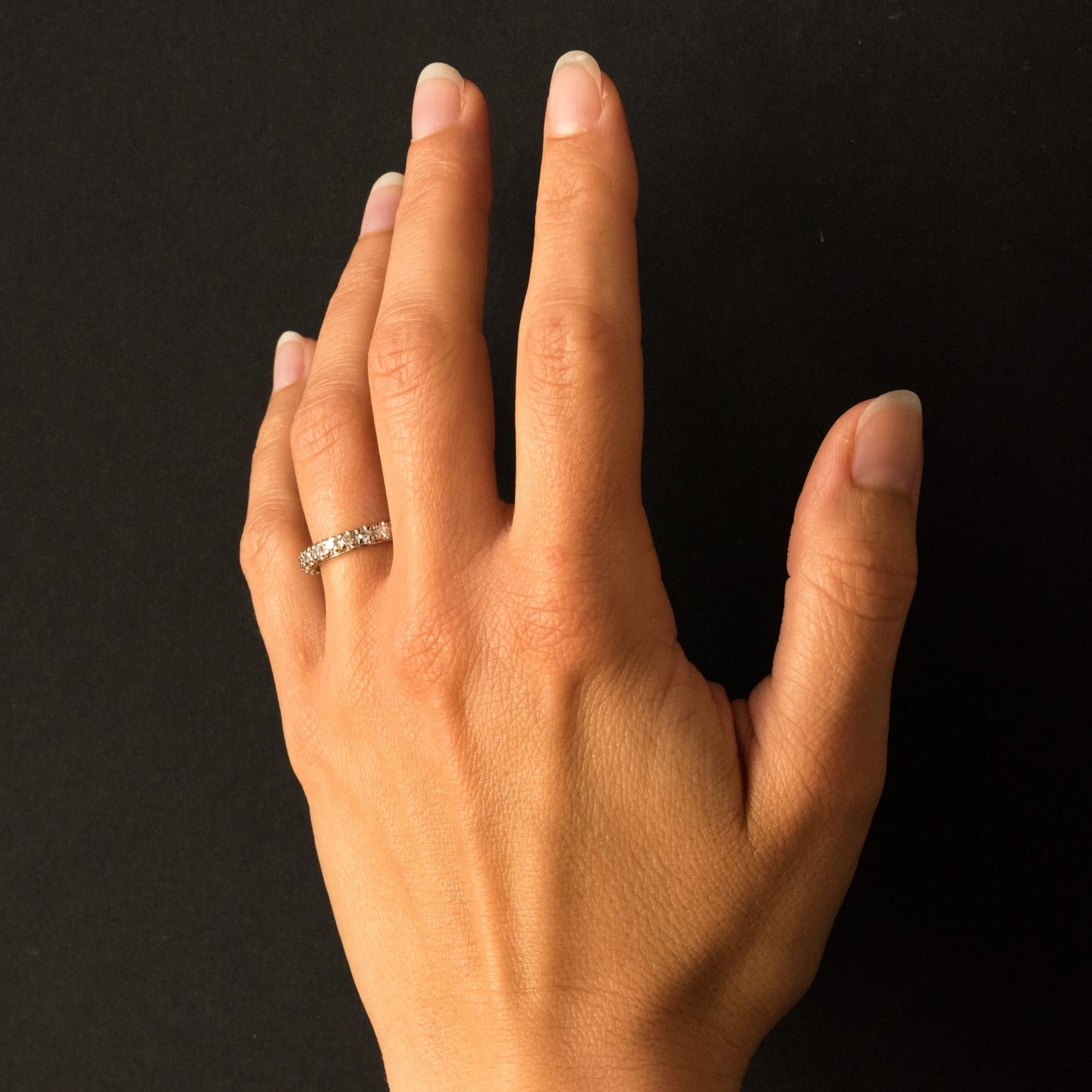 Women's French 1960s 18 Karat White Gold Claws Set Diamonds Wedding Ring For Sale