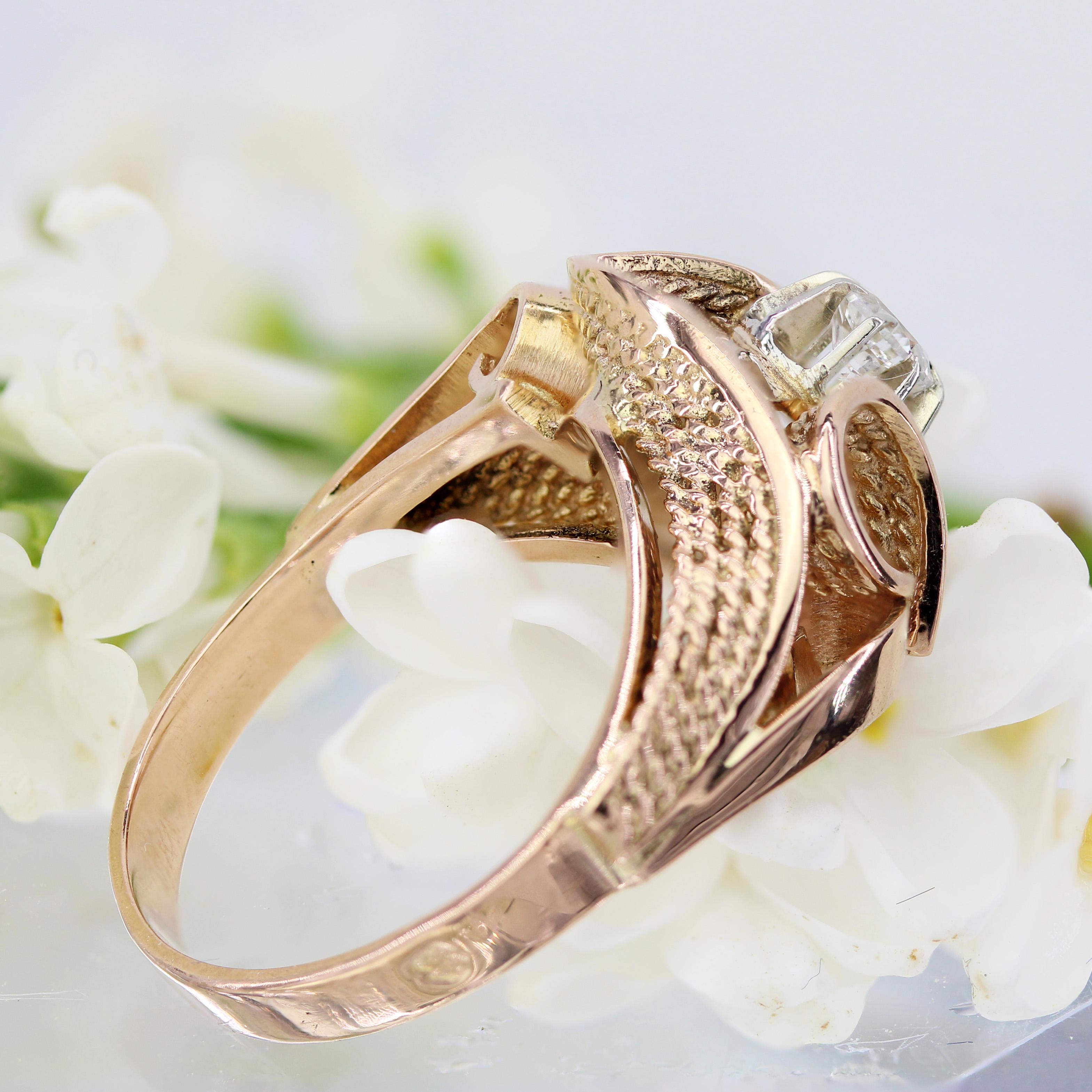 French 1960s White Sapphire 18 Karat Rose Gold Retro Ring in vendita 5