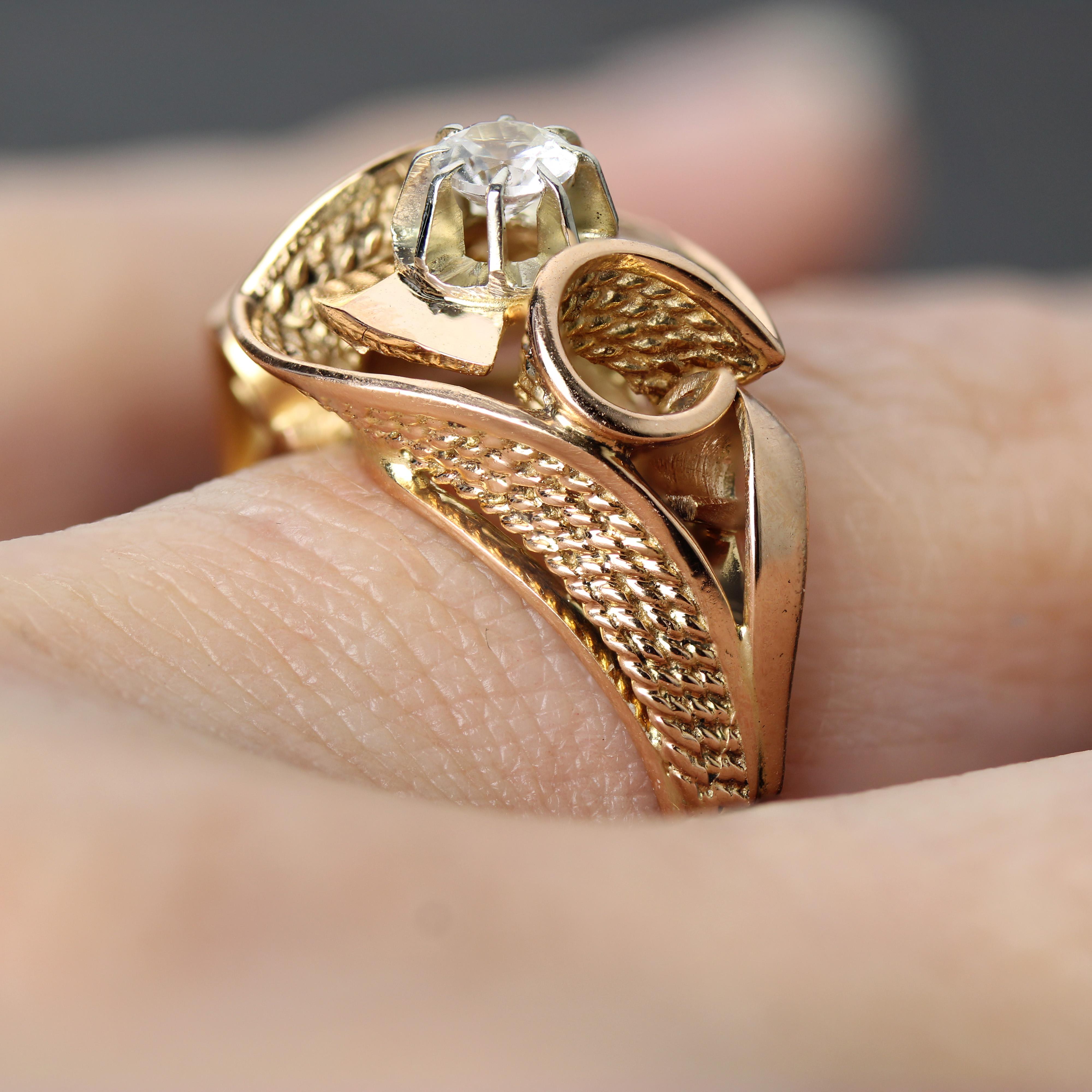 French 1960s White Sapphire 18 Karat Rose Gold Retro Ring in vendita 7