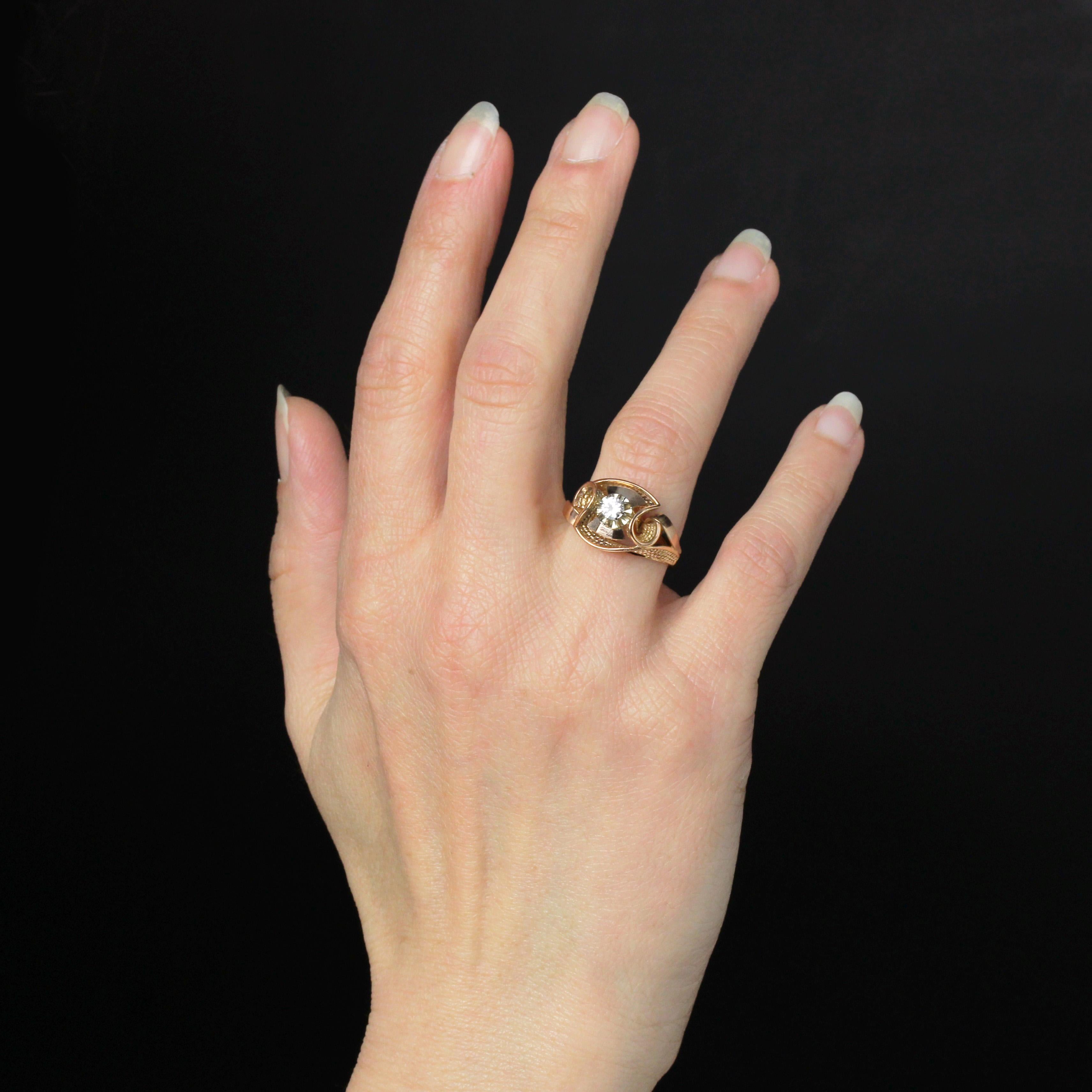 Taglio brillante French 1960s White Sapphire 18 Karat Rose Gold Retro Ring in vendita