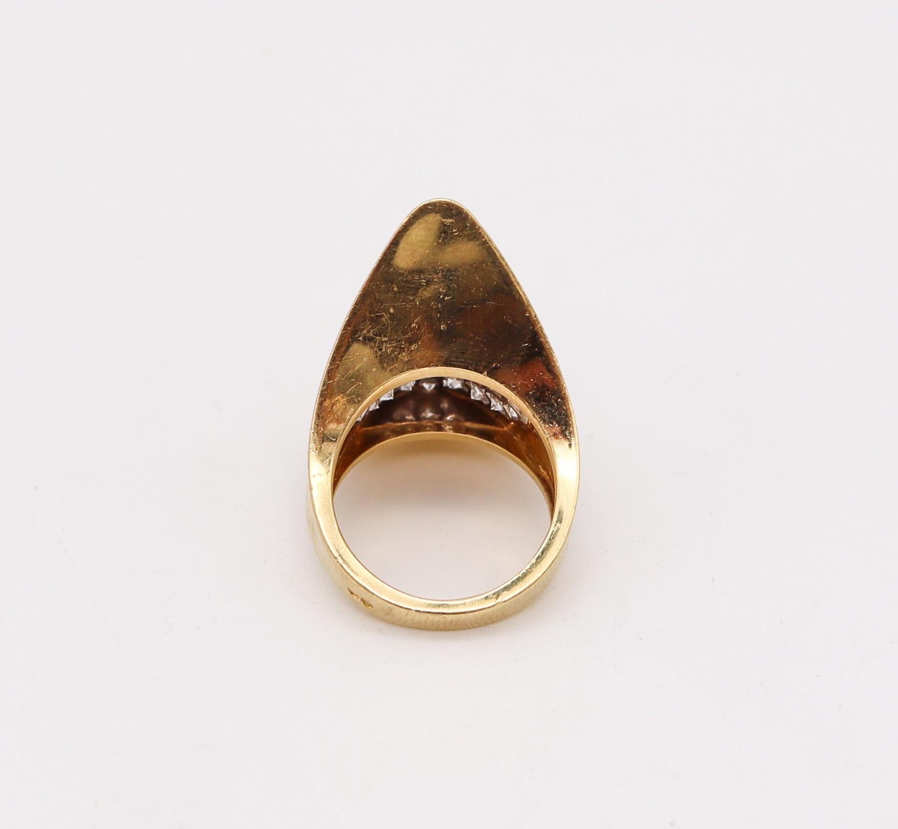 Brilliant Cut French 1970 Aerodynamic Ring in 18kt Gold Platinum with 3.87ctw in Diamonds