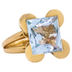 French 1970 Designer Geometric Cocktail Ring 18Kt Yellow Gold 7.46 Ct Aquamarine