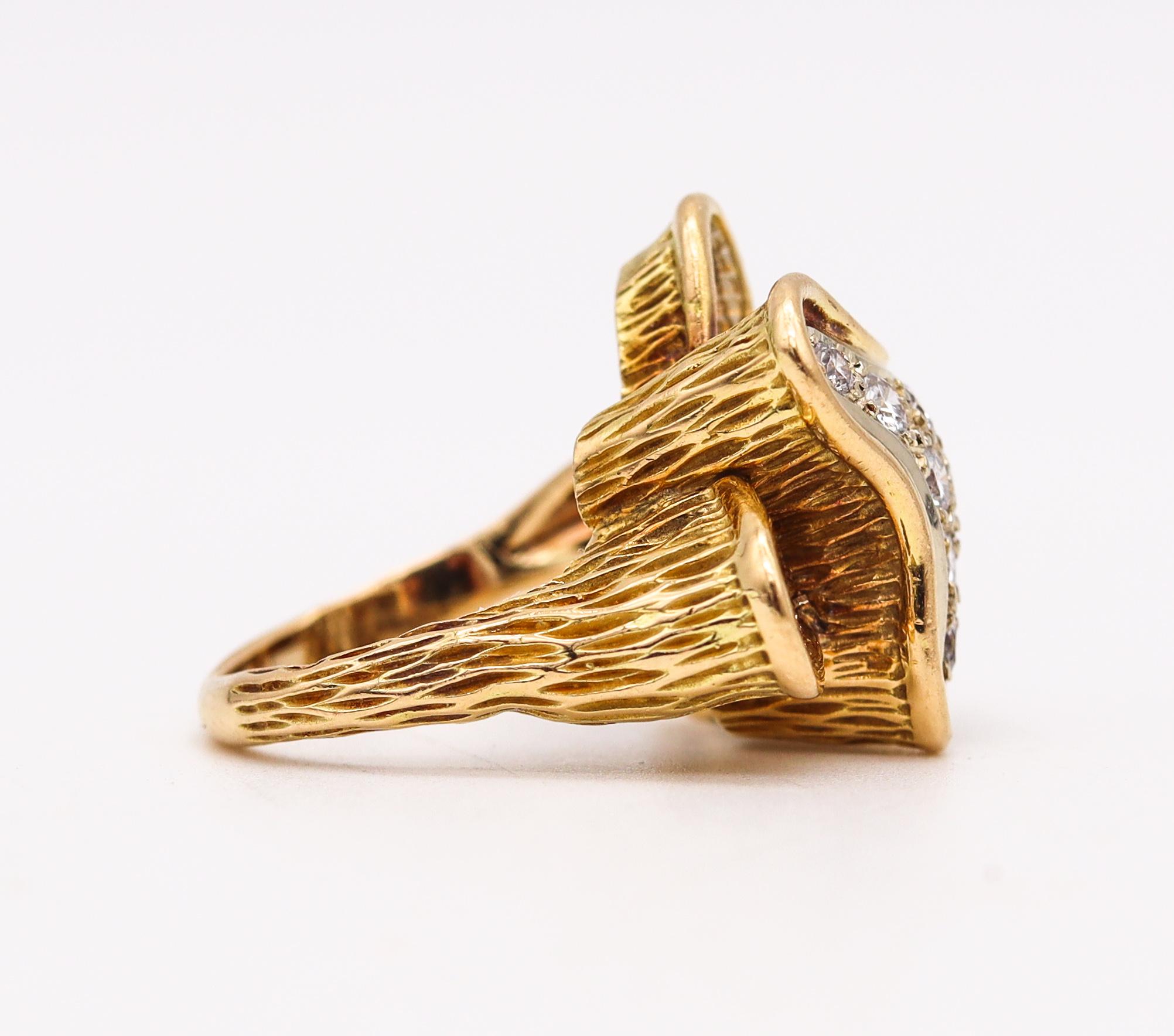 French 1970 Modernism Free Form Ring in 18Kt Gold Platinum with 1.12 Cts Diamond In Excellent Condition For Sale In Miami, FL