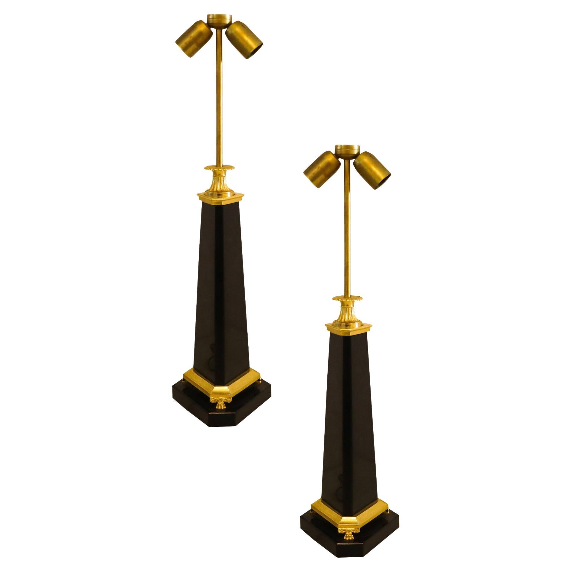 French 1970 Neoclassical Pair of Table Lamps in Black Onyx and Gilded Ormolu For Sale