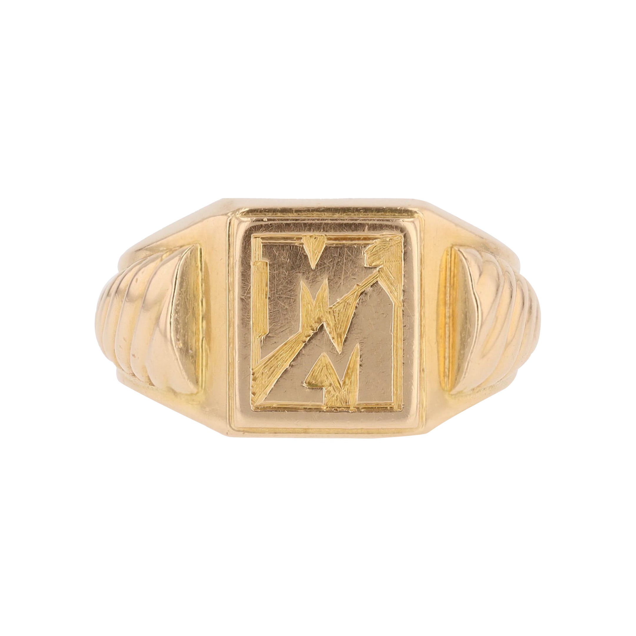 French 1970s 18 Karat Rose Gold Retro Initial Signet Ring For Sale